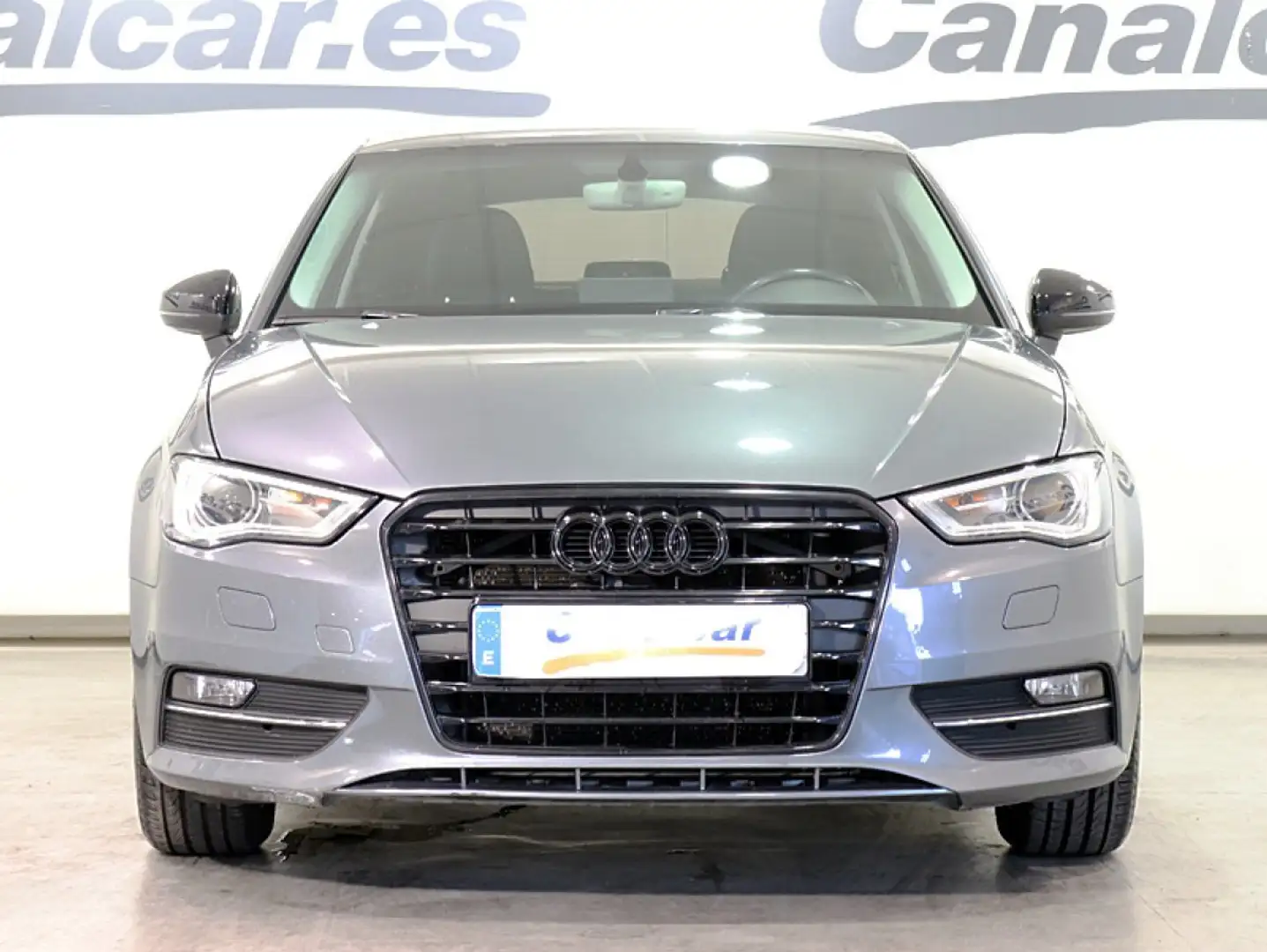 Audi A3 1.6TDI CD Attraction Gris - 2