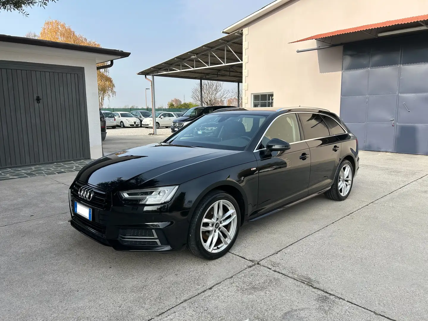 Audi A4 Avant 2.0tdi S line edition 150cv s-tronic Full Zwart - 1