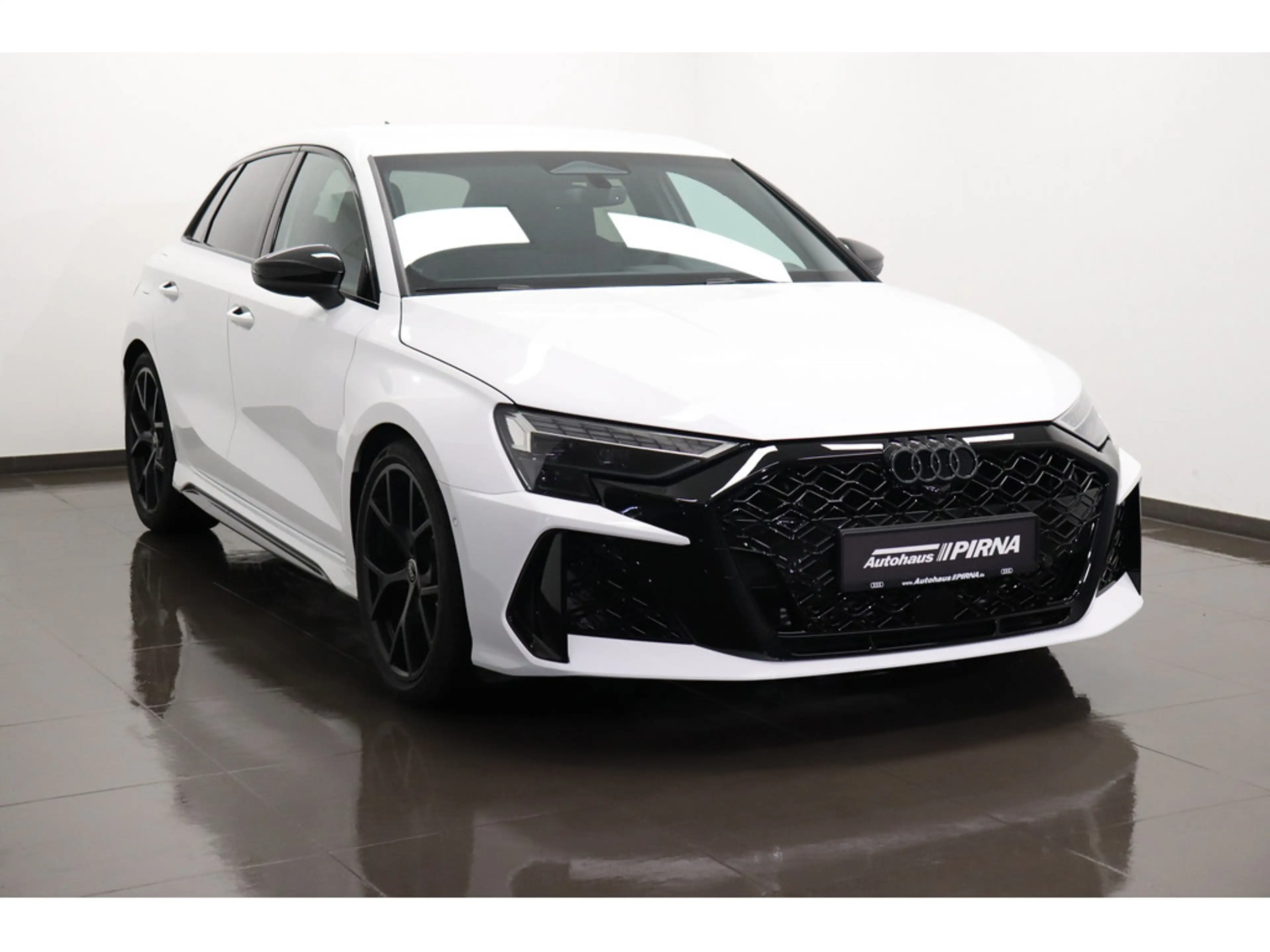Audi RS3 — photo 3