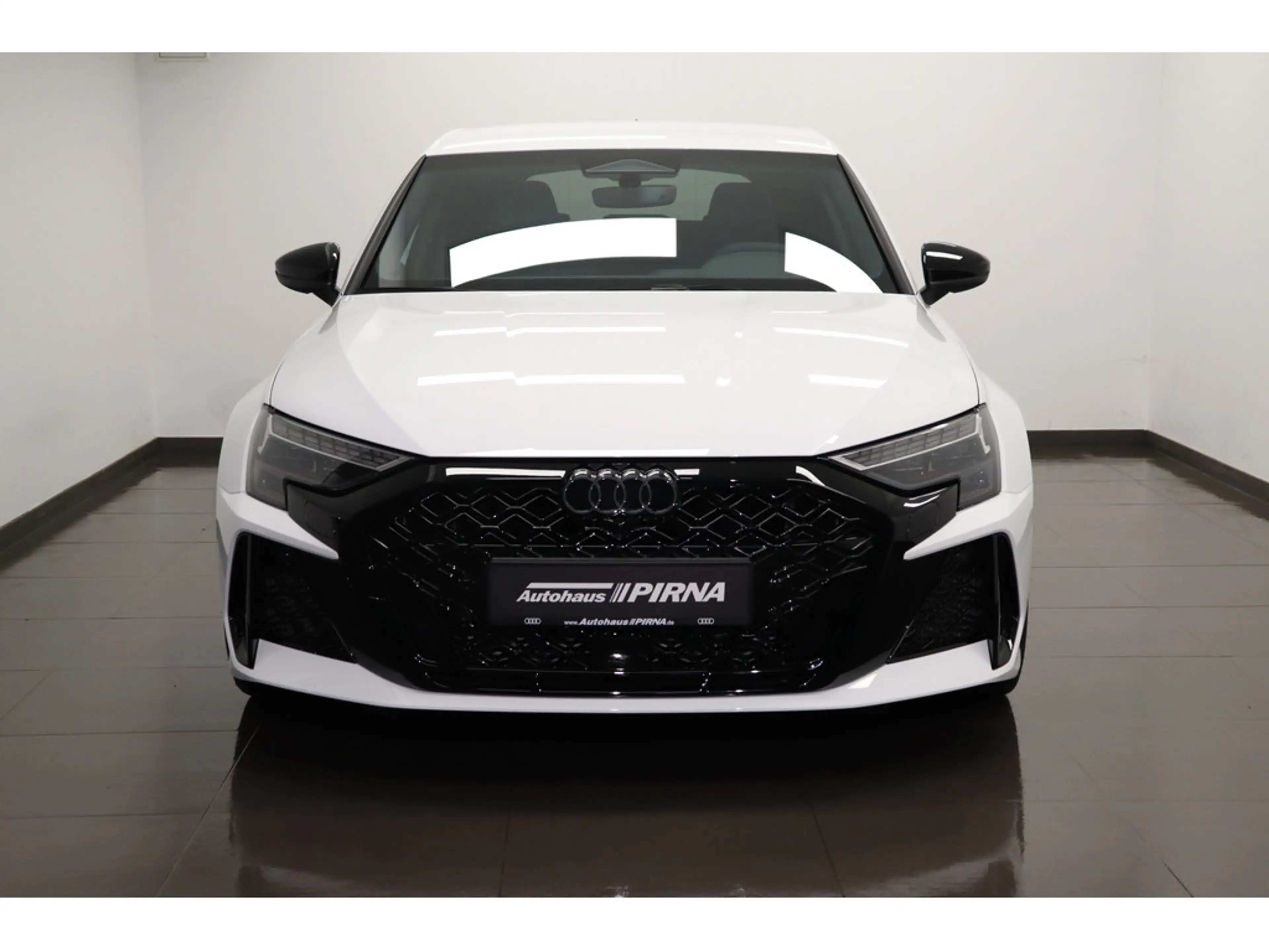 Audi RS3 — photo 2