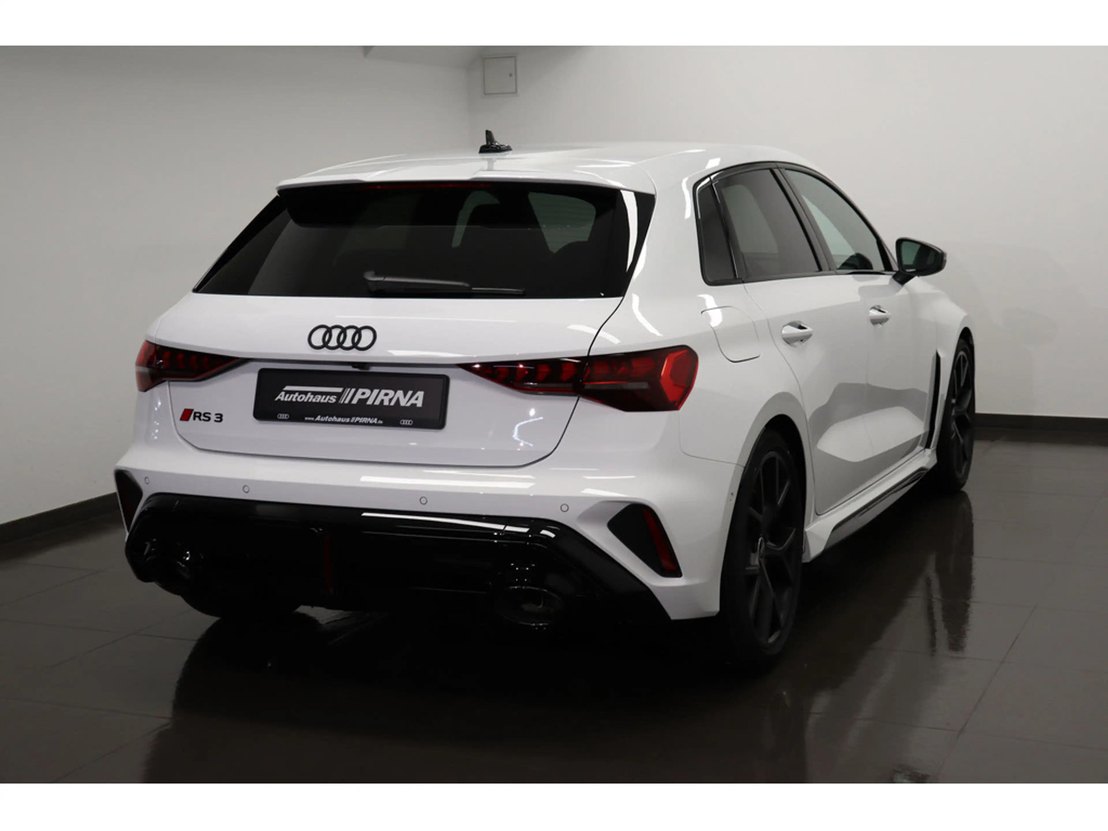 Audi RS3 — photo 4