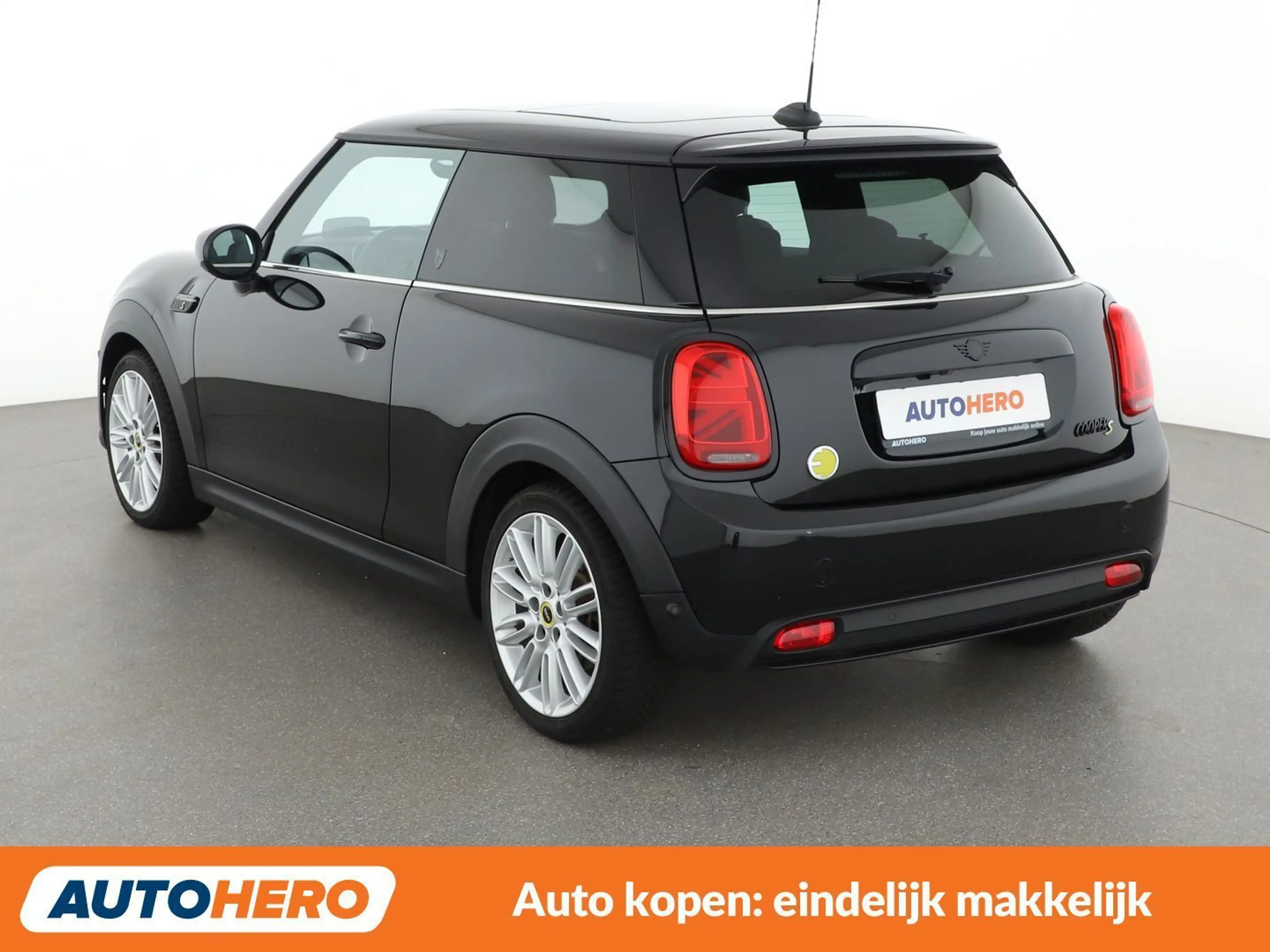 MINI Cooper SE Cooper SE Yours Trim — photo 4