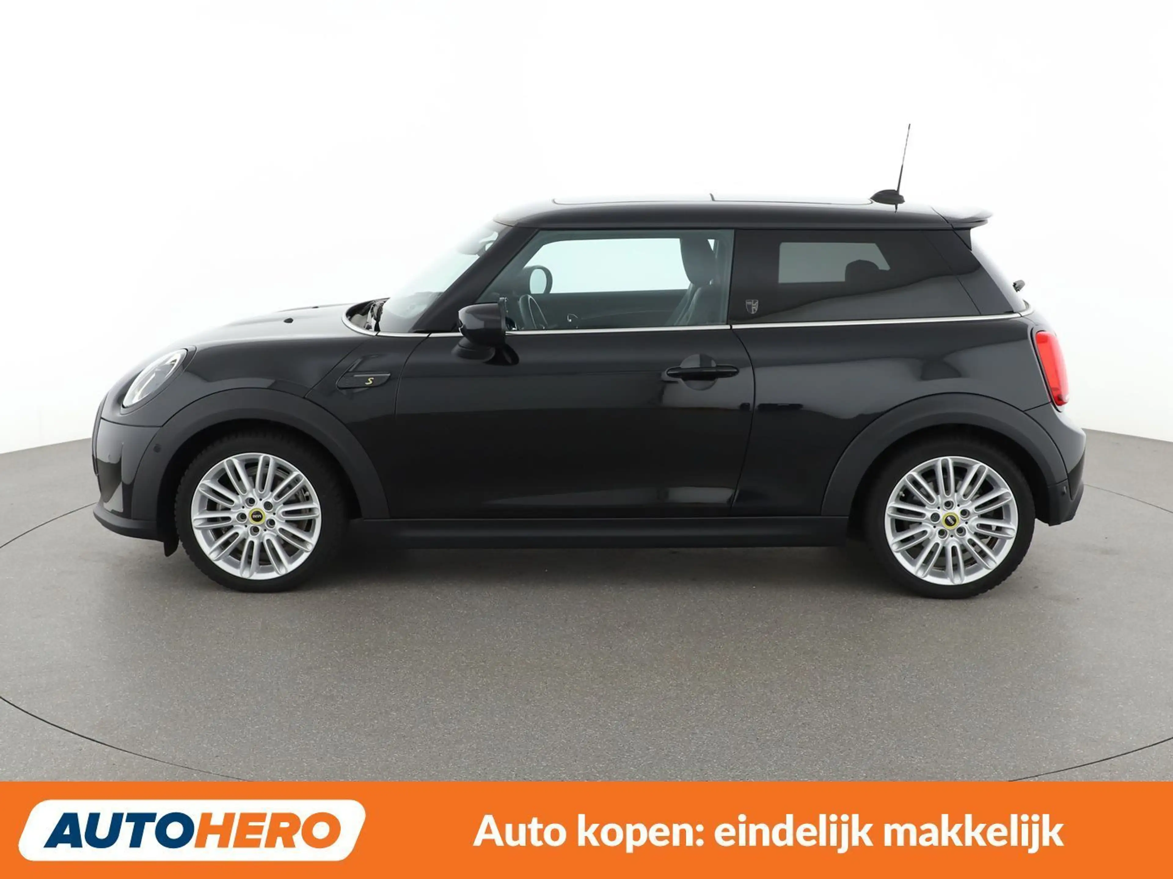 MINI Cooper SE Cooper SE Yours Trim — photo 3
