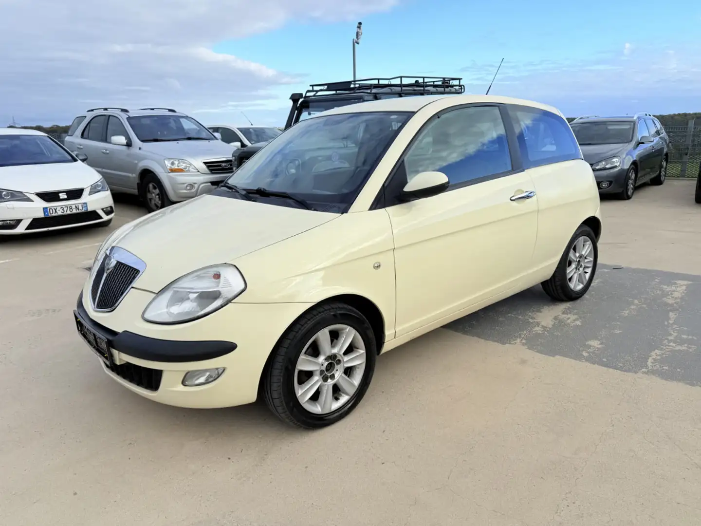 Lancia Ypsilon 1.3 Jtd 70 Blanc - 1