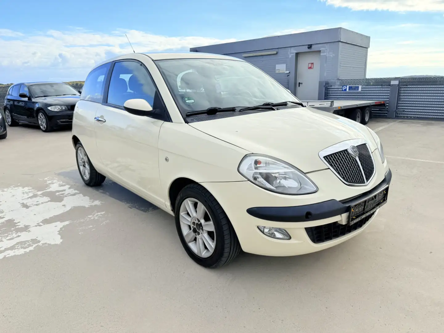 Lancia Ypsilon 1.3 Jtd 70 Blanc - 2
