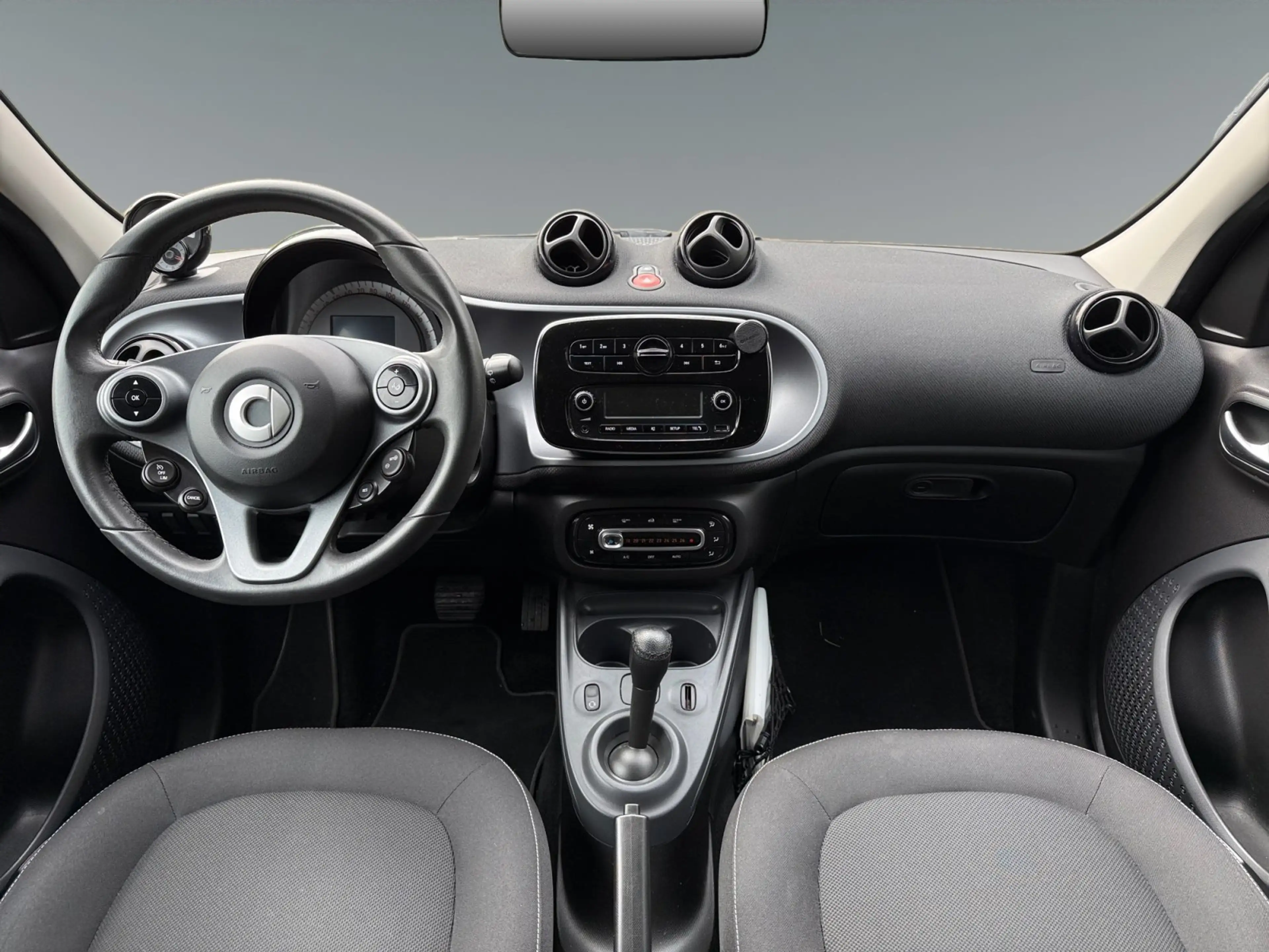 smart forFour 1.0 passion KLIMA | ALLWETTER | PARKHILFE — photo 11