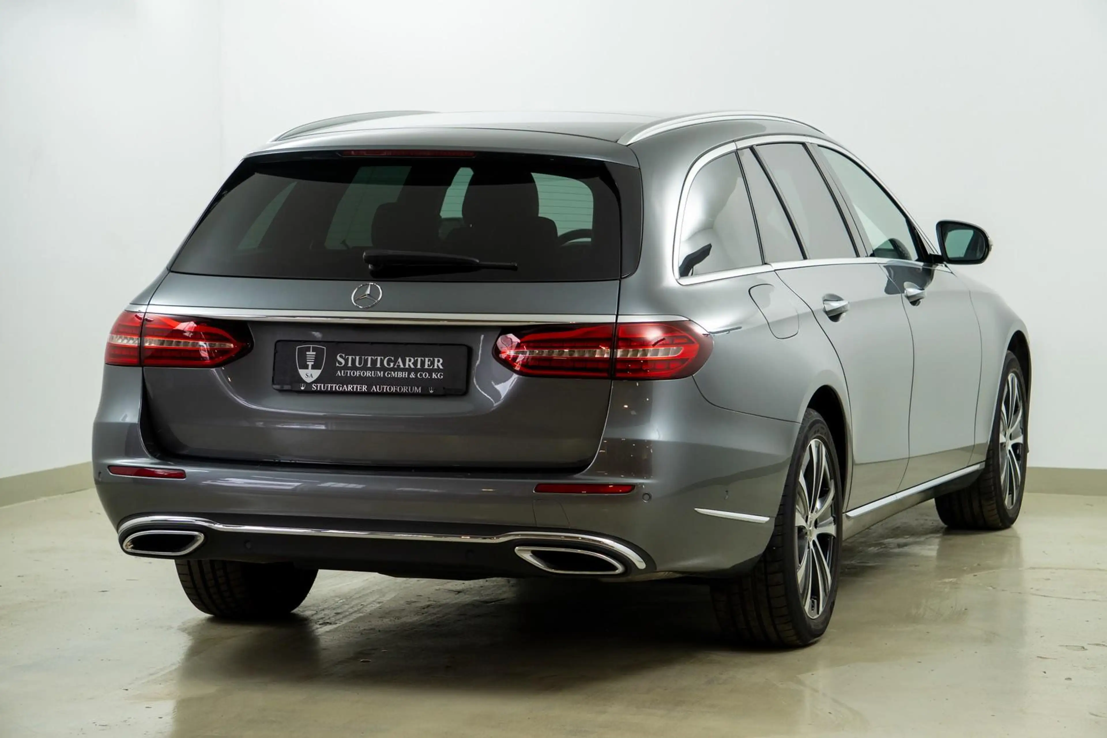 Mercedes-Benz E 450 4Matic Exclusive Pano Leder Kamera — photo 6
