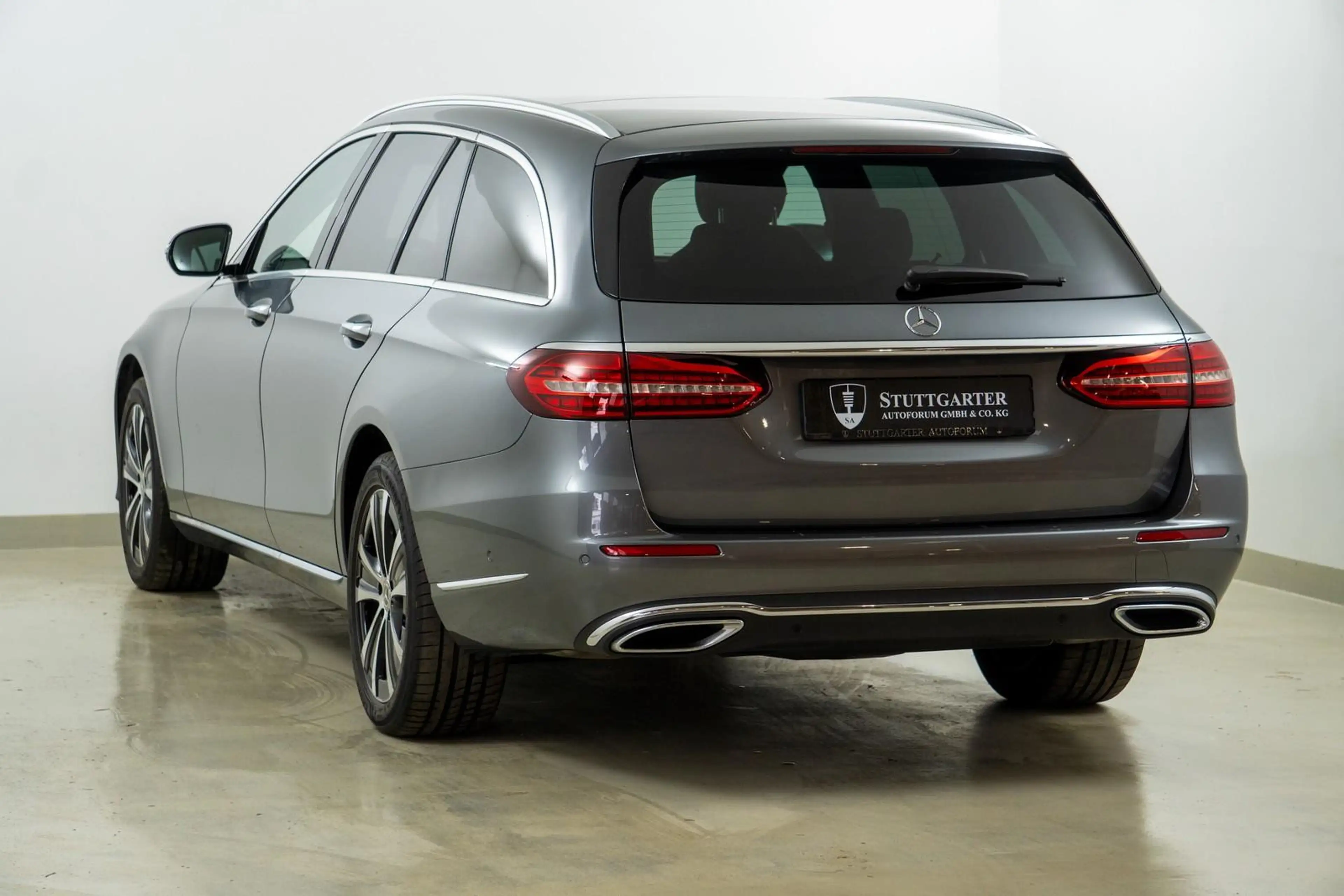 Mercedes-Benz E 450 4Matic Exclusive Pano Leder Kamera — photo 4