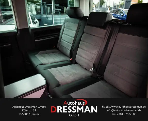 Volkswagen Multivan view 13