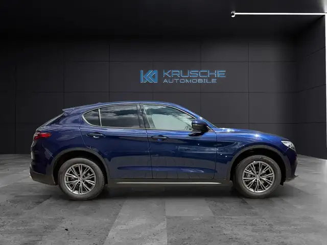 Alfa Romeo Stelvio view 6