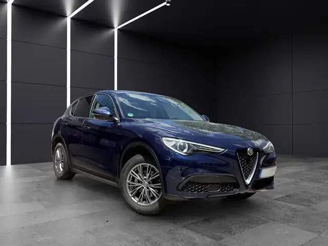 Alfa Romeo Stelvio view 7