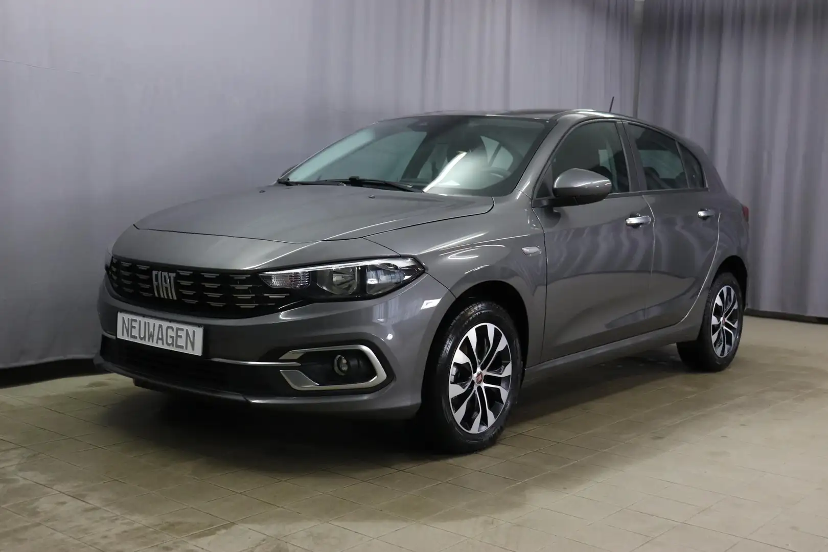 Fiat Tipo 5-Türer CITY LIFE 1.5 GSE 96kW DCT Sie sparen 9... Grau - 1