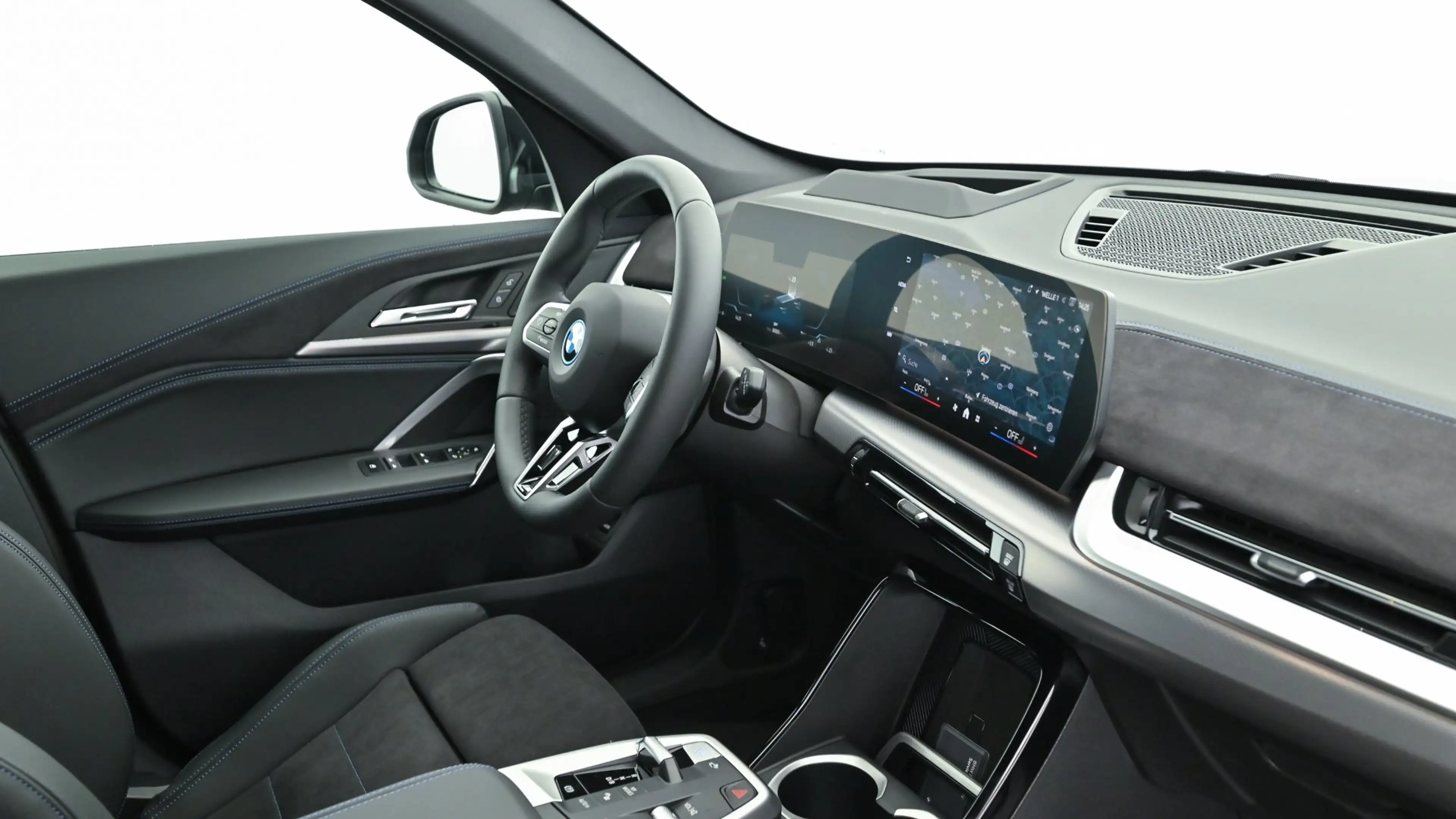 BMW iX1 eDrive20 M-Sportpaket — photo 12