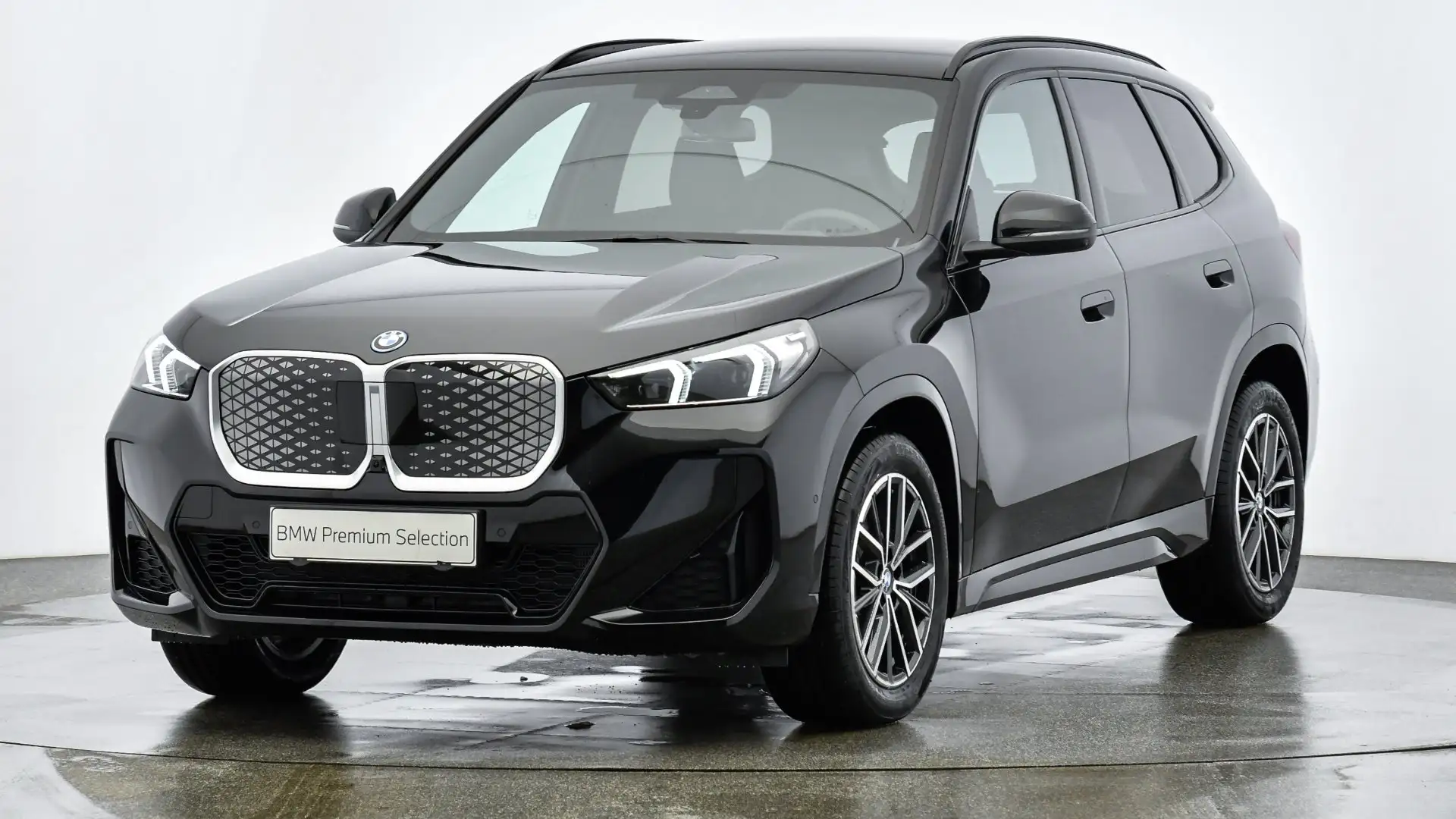 BMW iX1 eDrive20 M-Sportpaket Schwarz - 1