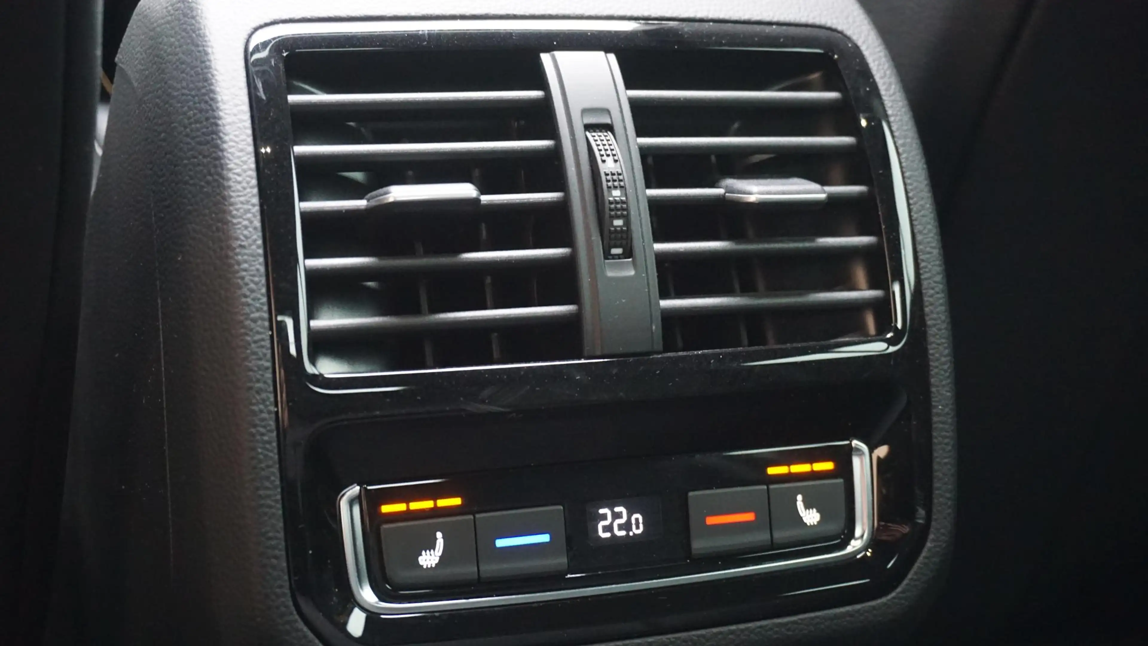 Volkswagen Arteon 2.0 TSI 190PK 3X R-LINE Pano.Dak DynAudio Standkac — photo 29