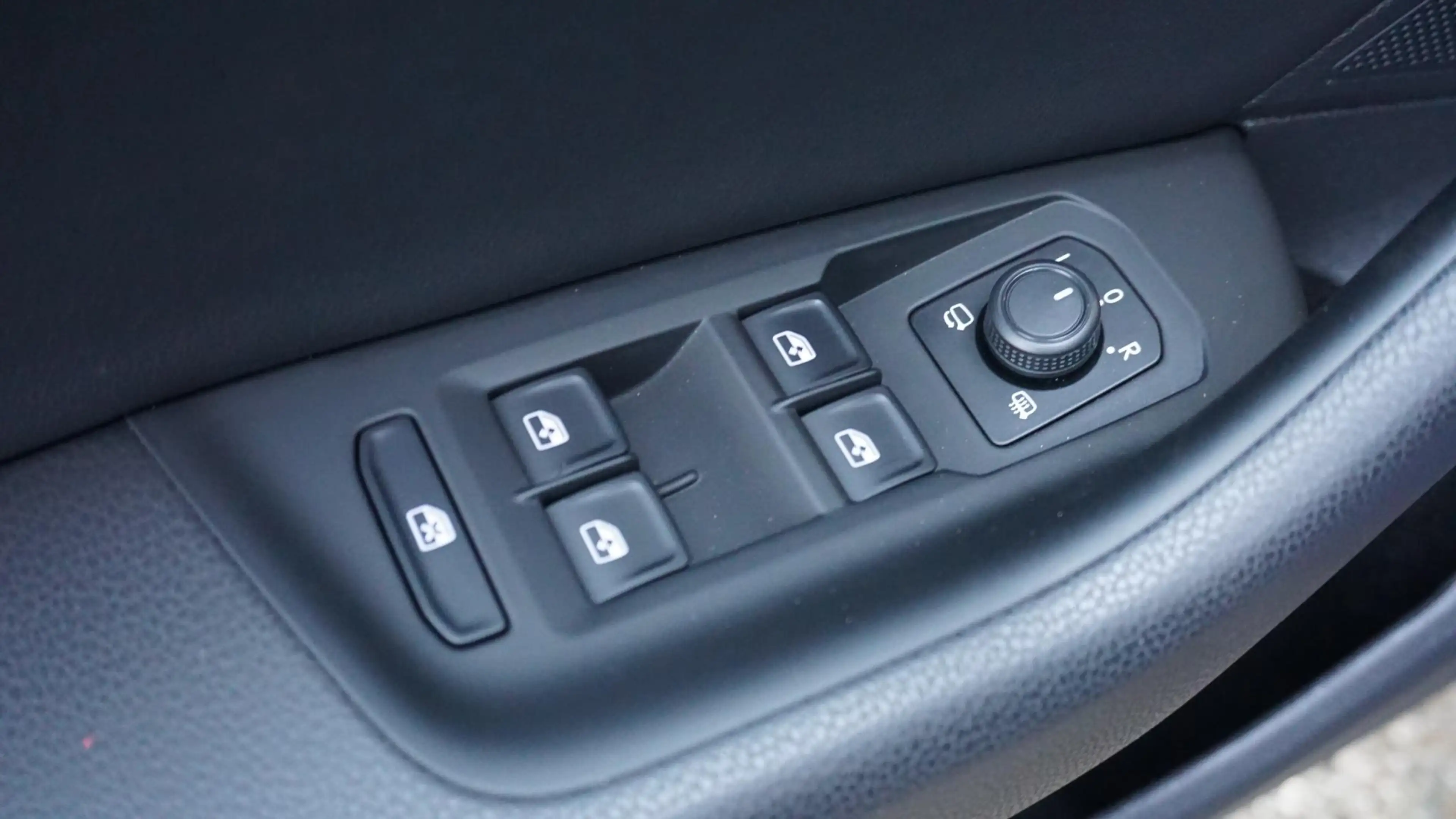 Volkswagen Arteon 2.0 TSI 190PK 3X R-LINE Pano.Dak DynAudio Standkac — photo 49
