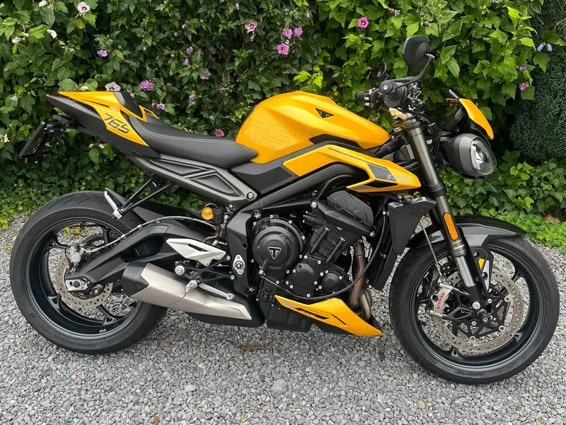 Triumph Street Triple RS - foto 2