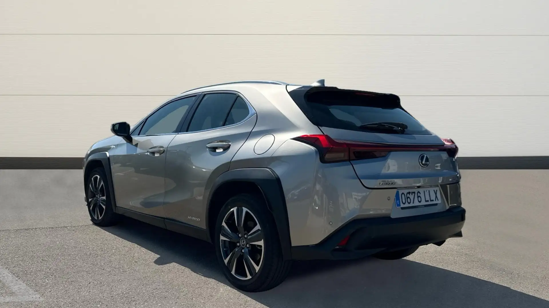 Lexus UX 250h Premium 4WD - 2