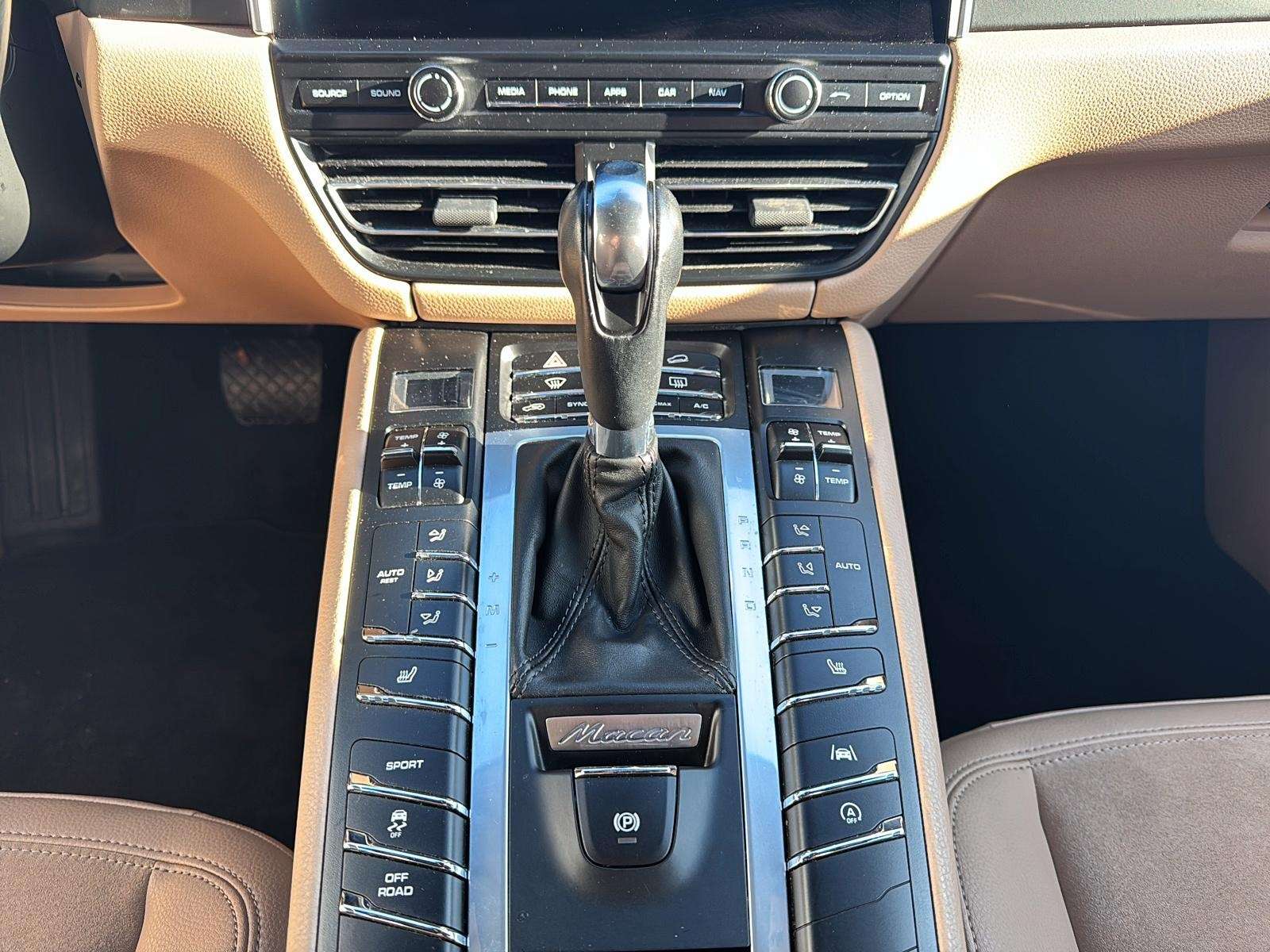 2021 Porsche Macan Base | Apple CarPlay | Heated Steering Wheel thumb 18