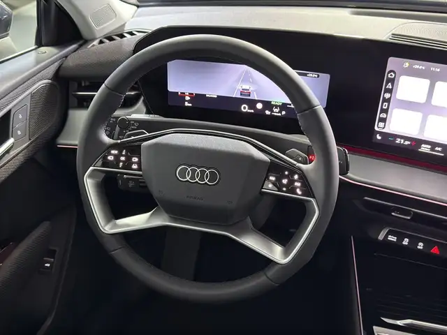 Audi Q3 view 8