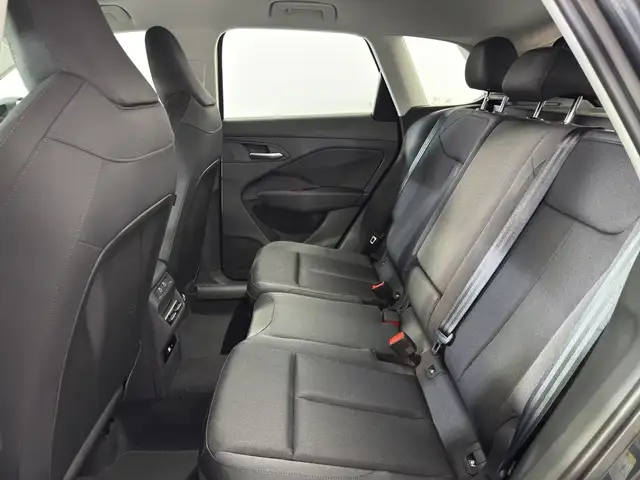 Audi Q3 view 14