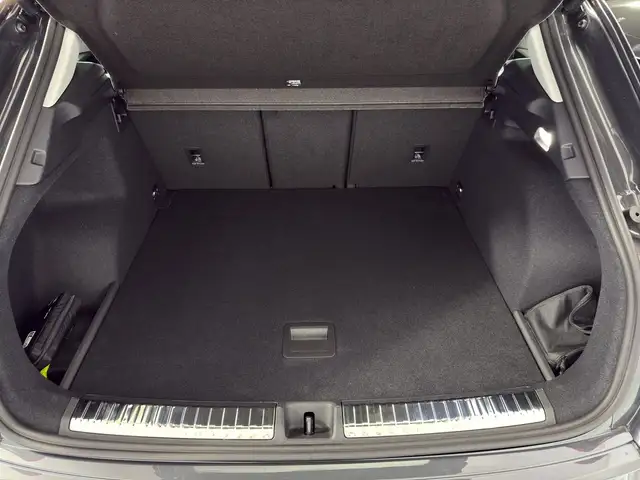 Audi Q3 view 15