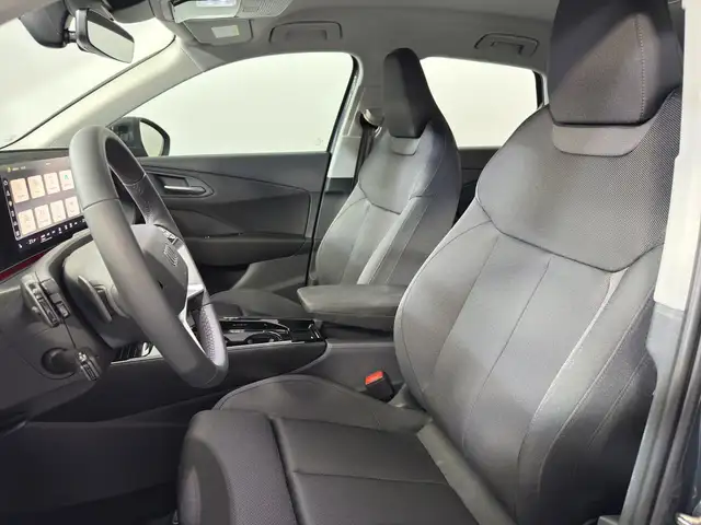 Audi Q3 view 12