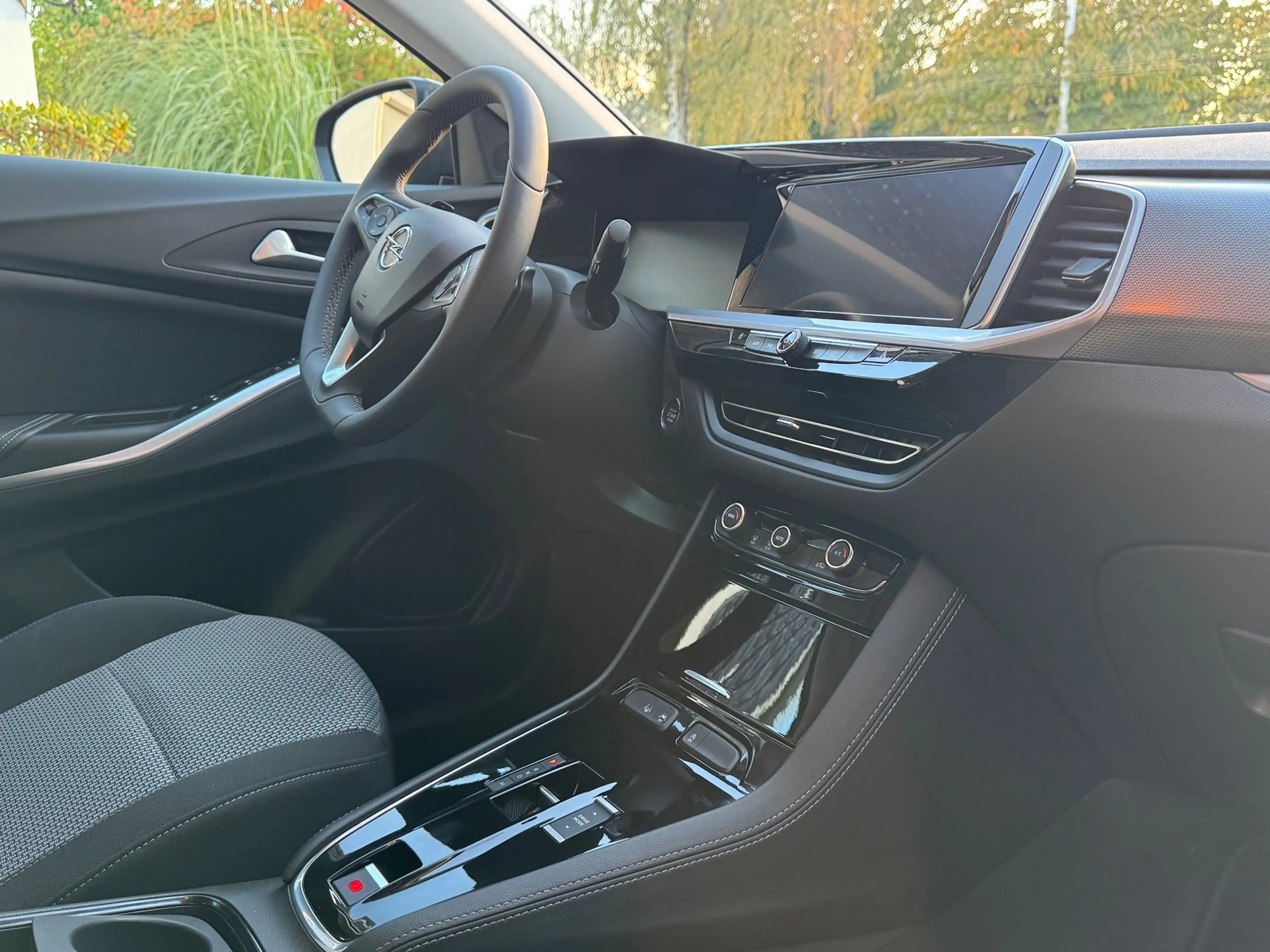 Opel Grandland 1.2 Turbo Hybrid GS — photo 13