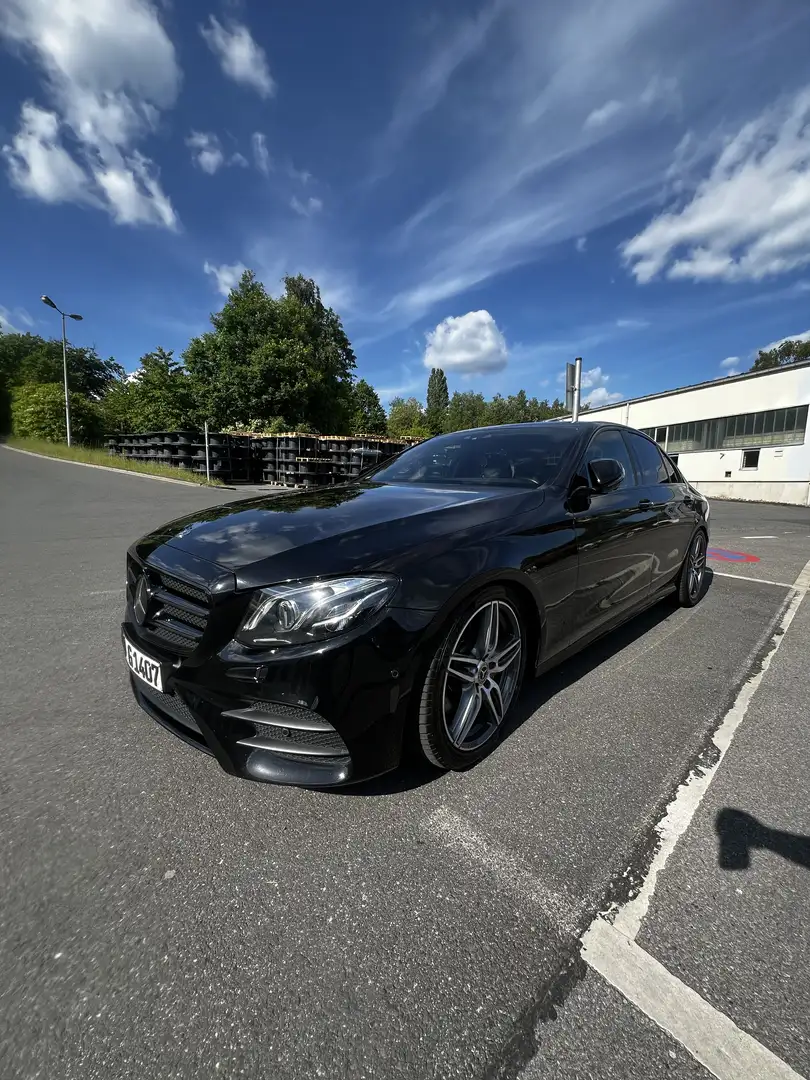 Mercedes-Benz E 220 E 220 d AMG-Line / 360° Kamera / Burmester Schwarz - 2