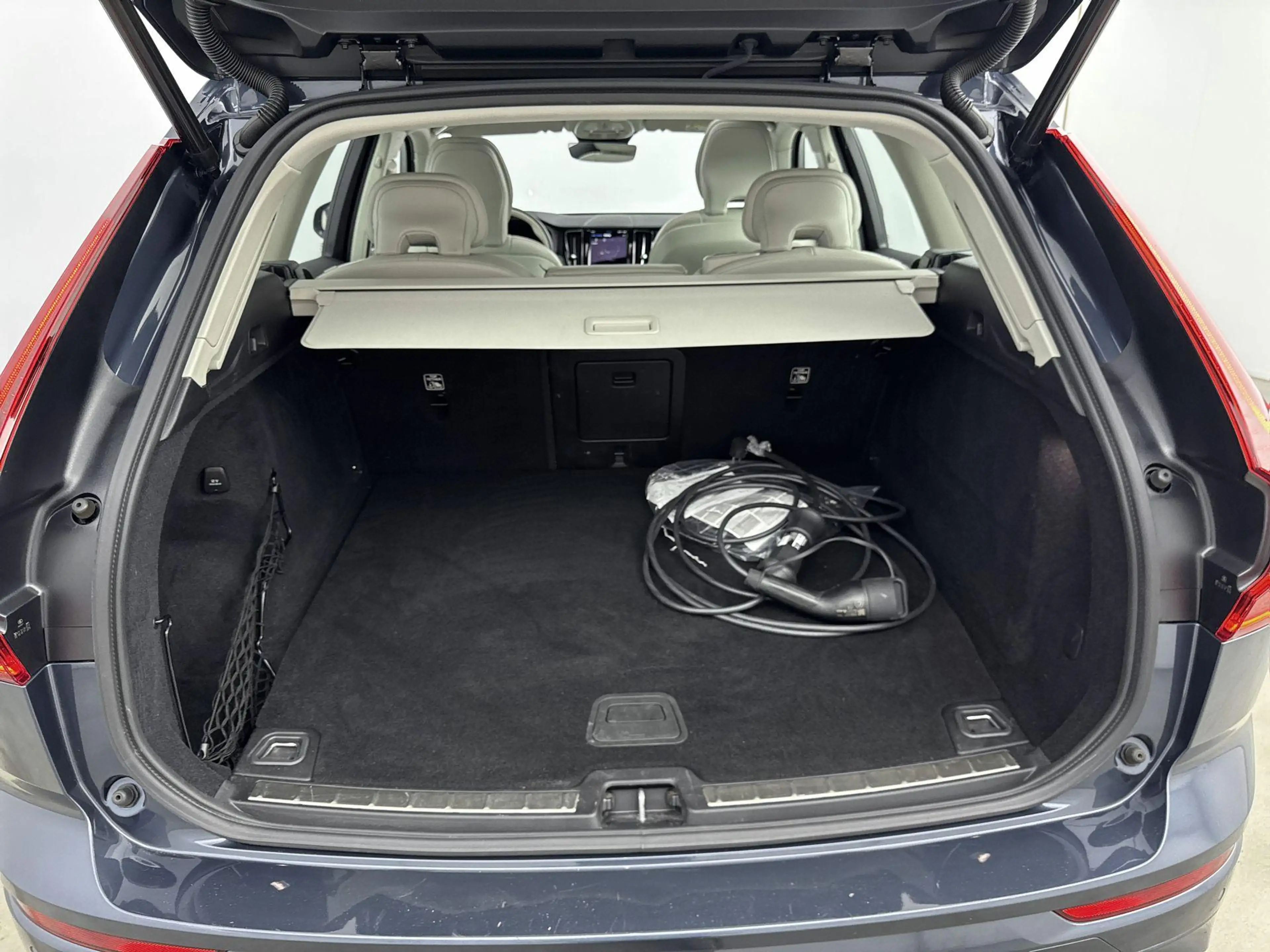 Volvo XC60 2.0 T6 Plug-in hybrid AWD Ultimate Bright 350PK | — photo 15