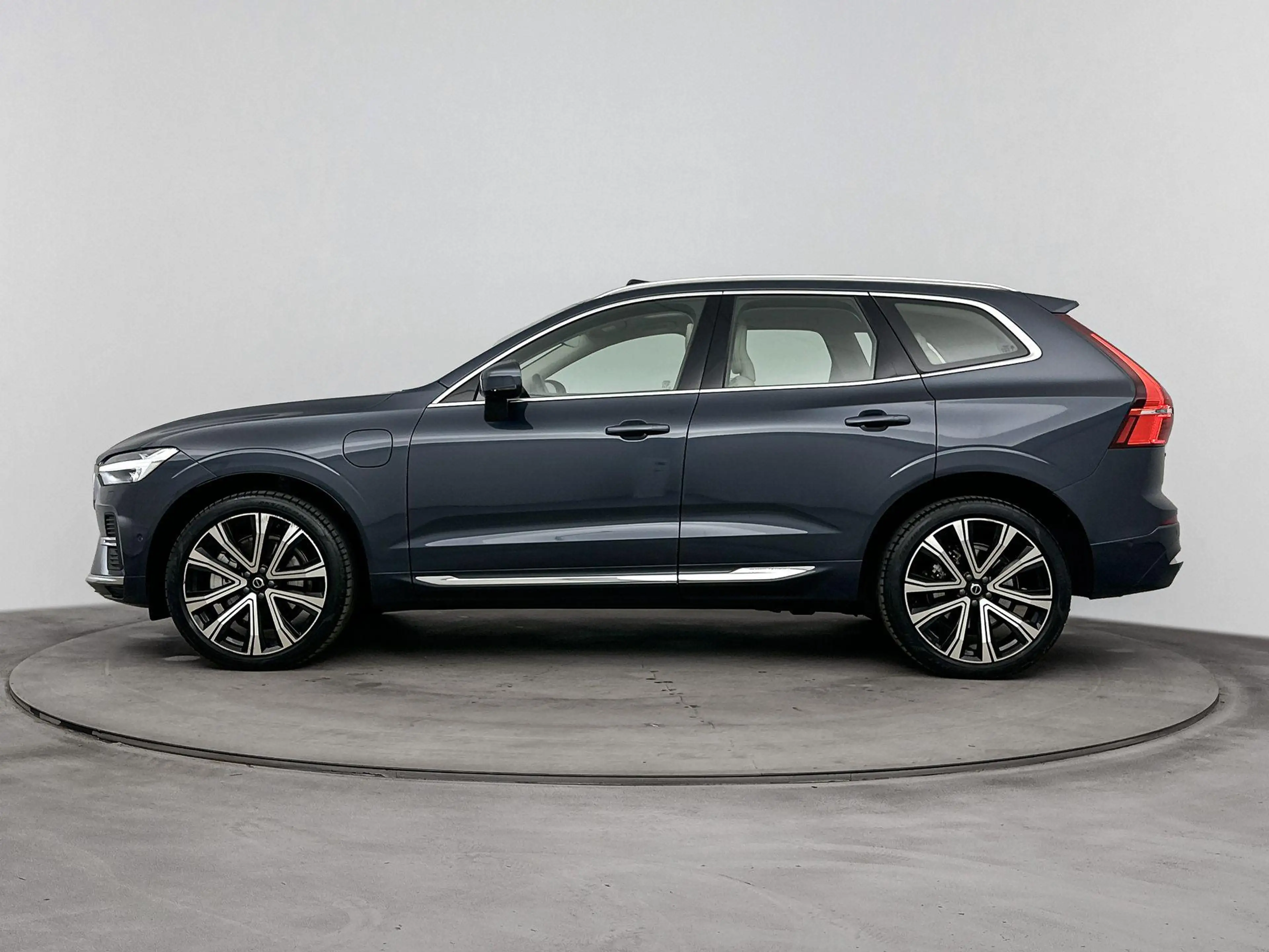 Volvo XC60 2.0 T6 Plug-in hybrid AWD Ultimate Bright 350PK | — photo 2