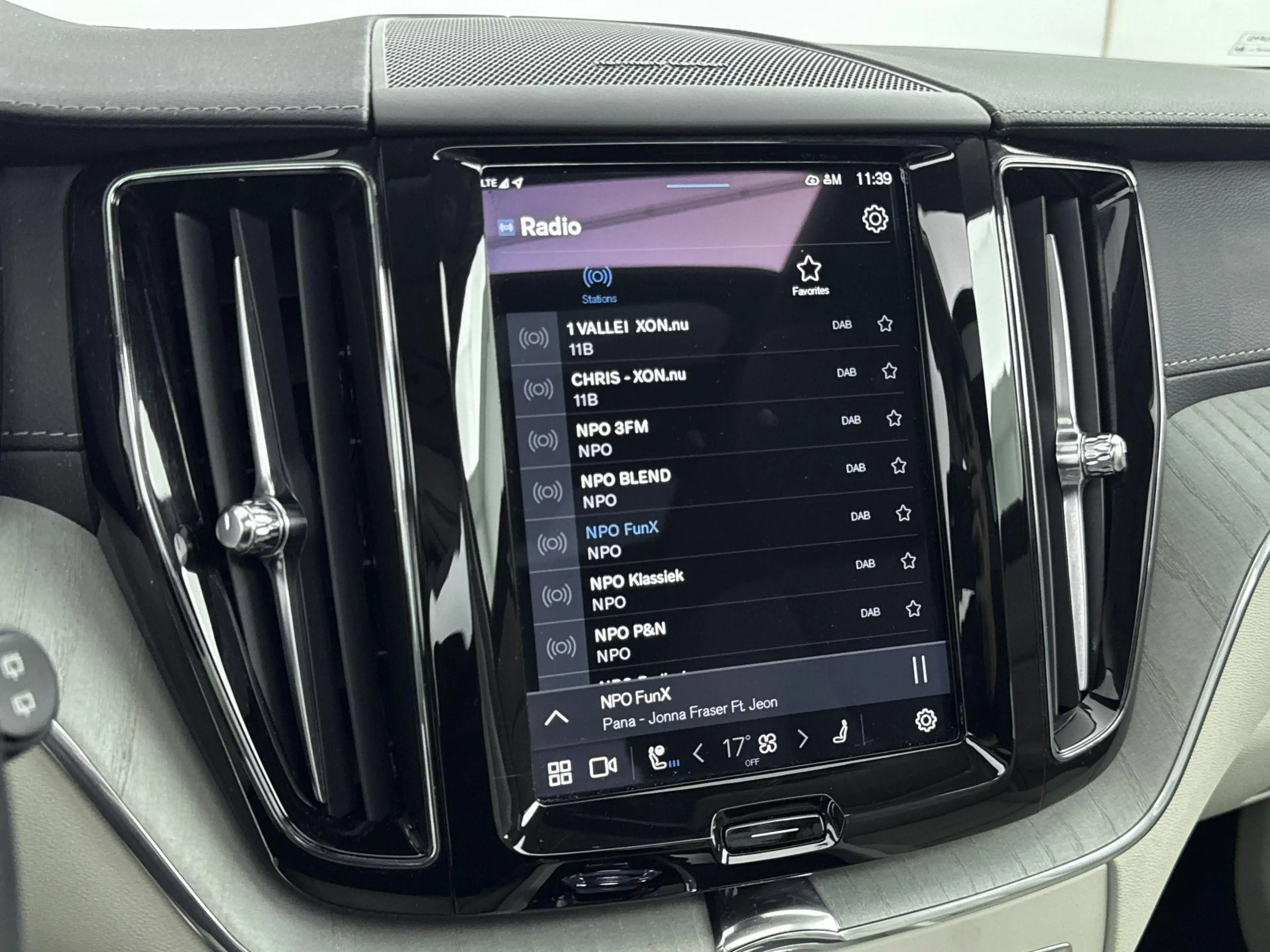 Volvo XC60 2.0 T6 Plug-in hybrid AWD Ultimate Bright 350PK | — photo 7