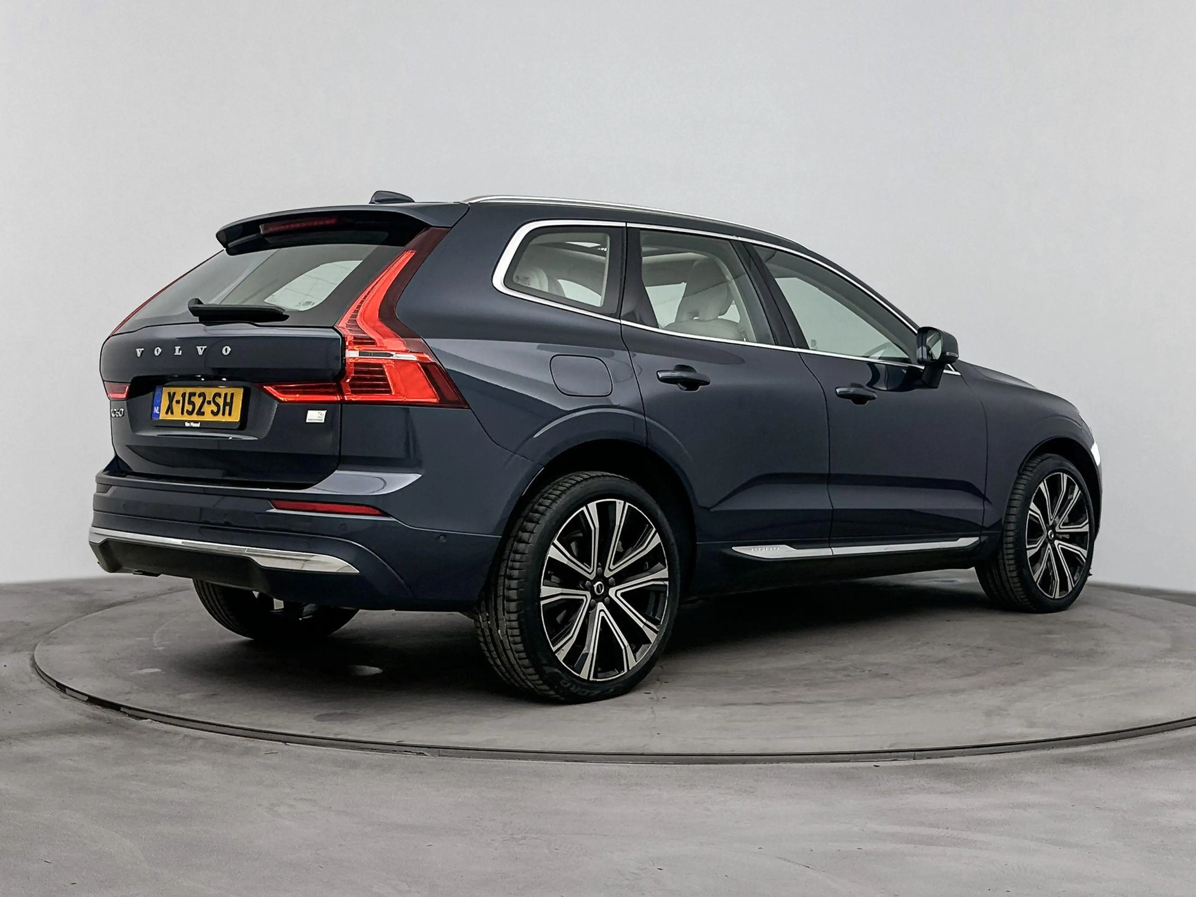 Volvo XC60 2.0 T6 Plug-in hybrid AWD Ultimate Bright 350PK | — photo 4