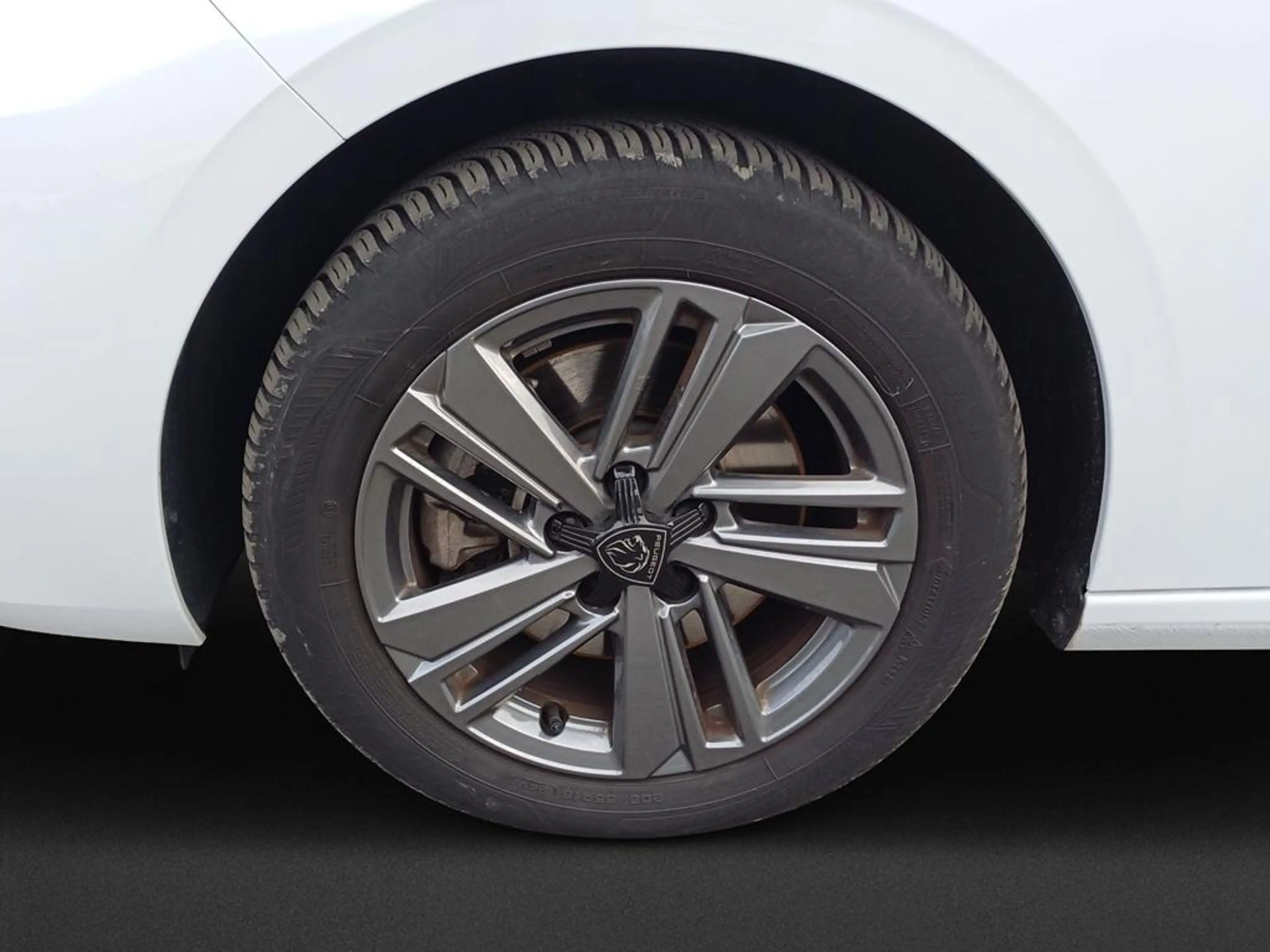 Peugeot 308 Allure — photo 8