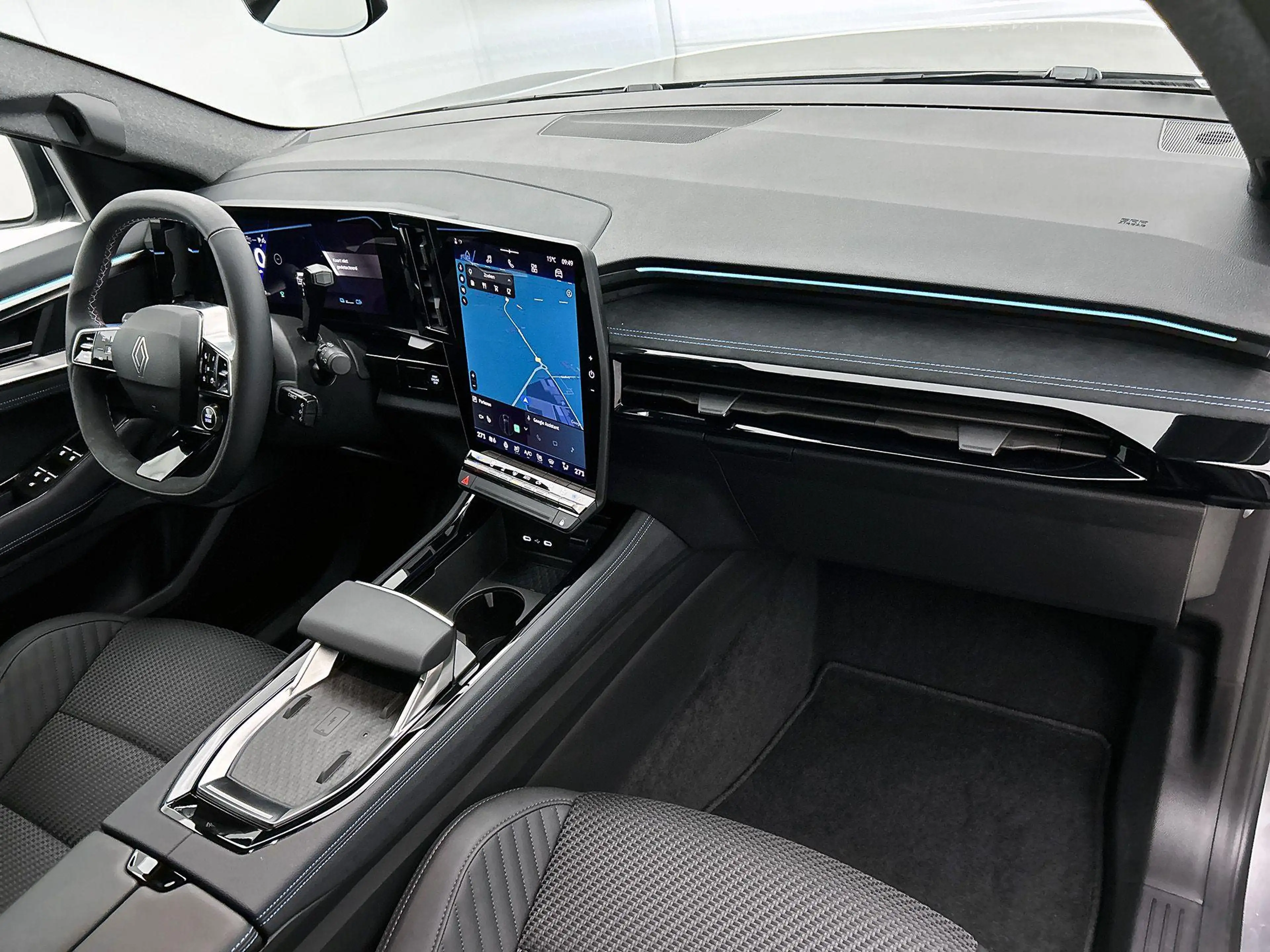 Renault Austral 1.2 E-Tech full hybrid 200 esprit Alpine — photo 9