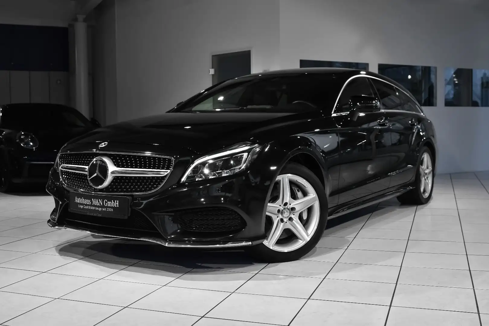 Mercedes-Benz CLS 500 *AMG* MultiBeam* H&K*  AHK* Schwarz - 1