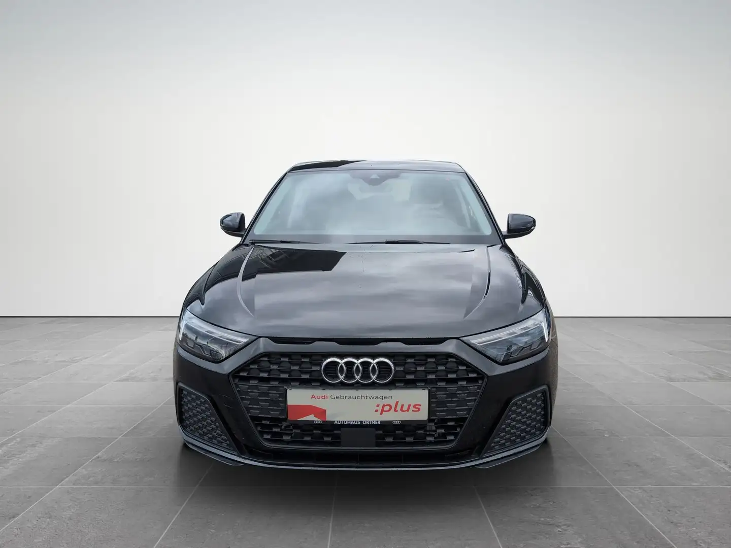 Audi A1 30 TFSI intense Schwarz - 2