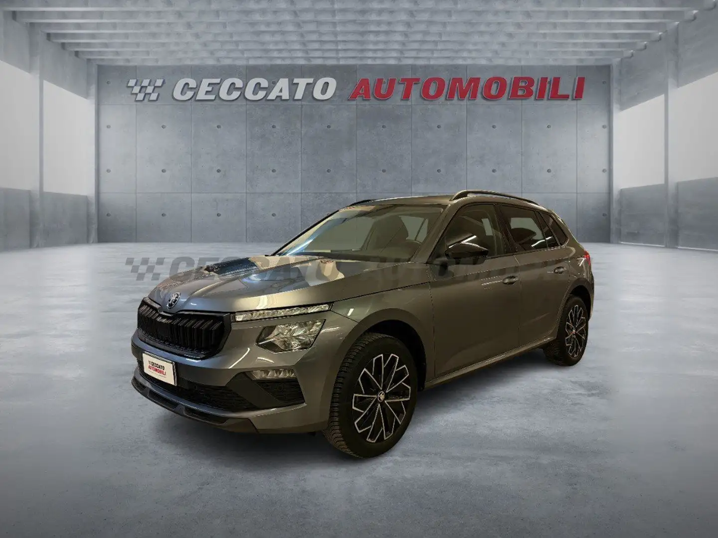 Skoda Kamiq 2024 1.0 tsi Black Dots 115cv dsg Grijs - 1