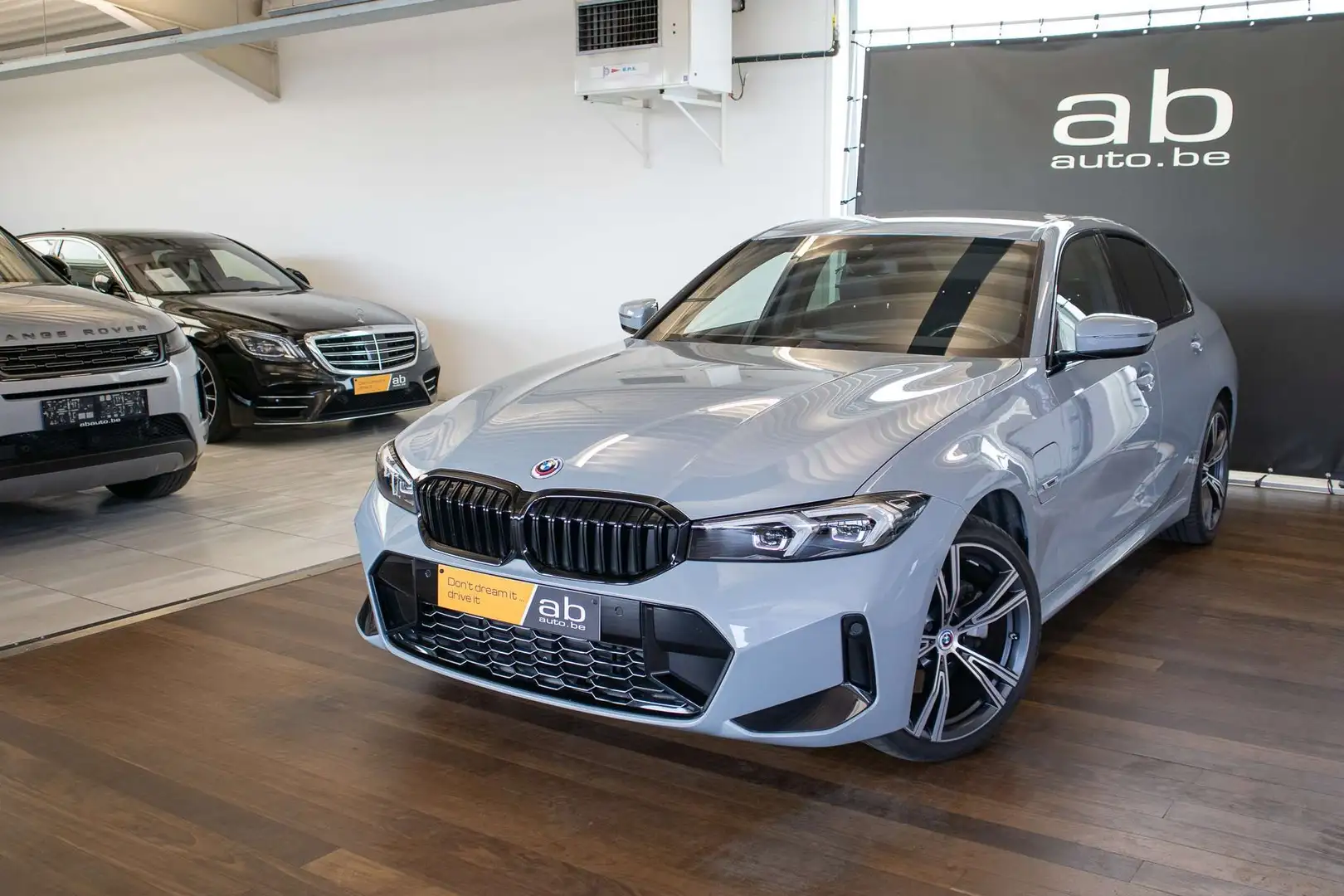 BMW 330 E M-SPORT, 50 JAHRE, CARPLAY, LEDER,HIFI, ZETELVER Gris - 2