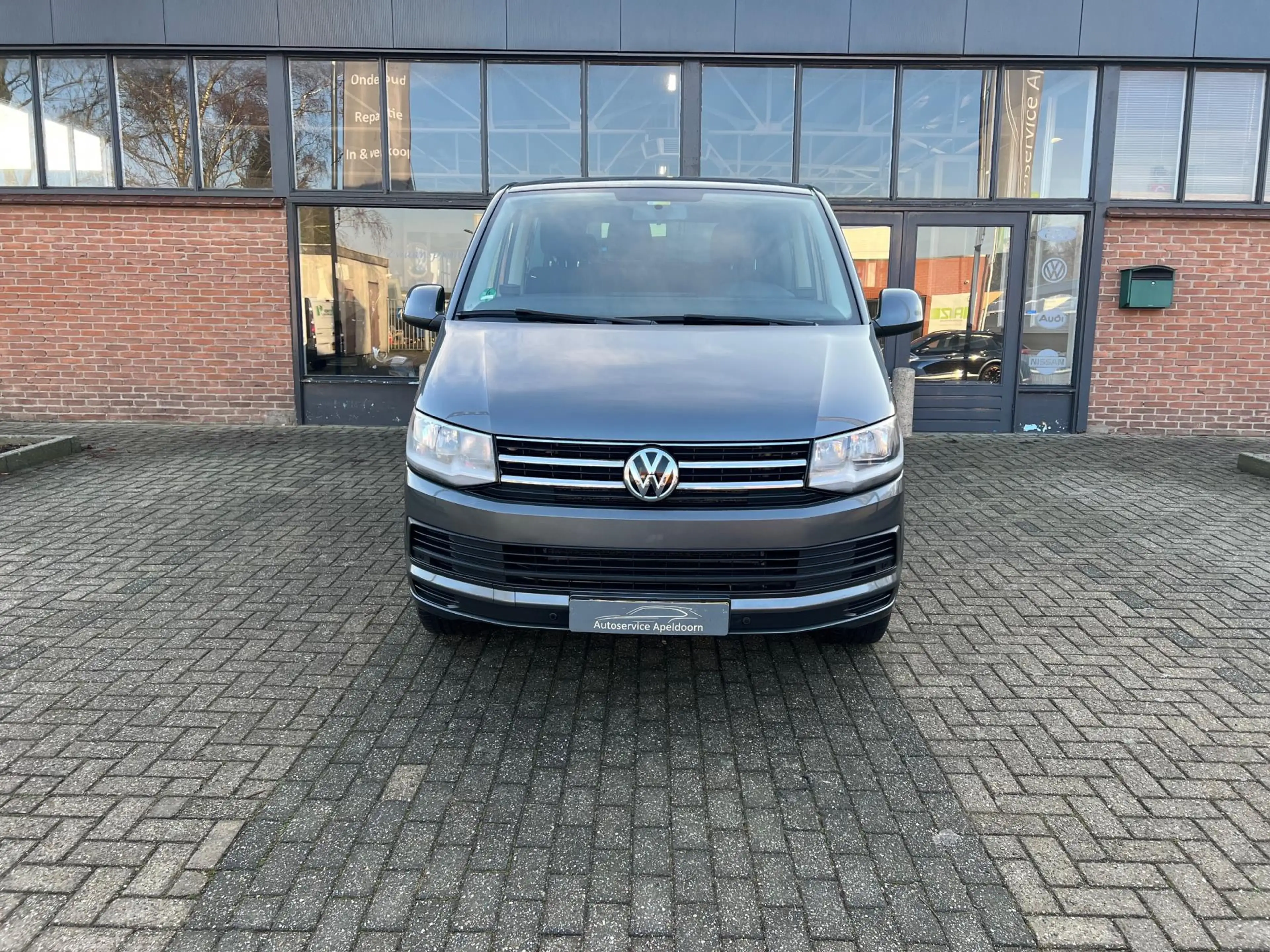 Volkswagen Transporter Multivan 2.0 TDI L2H1 Caravelle, DSG, Two zone Kli — photo 3