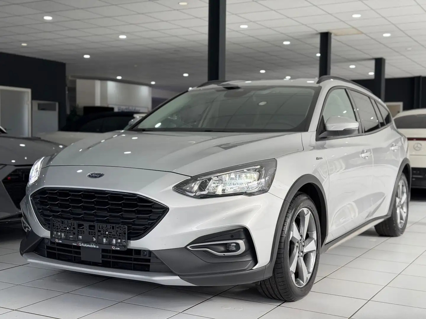 Ford Focus Turnier Active*KAMERA*WINTER*LED*CARPLAY* Argent - 2