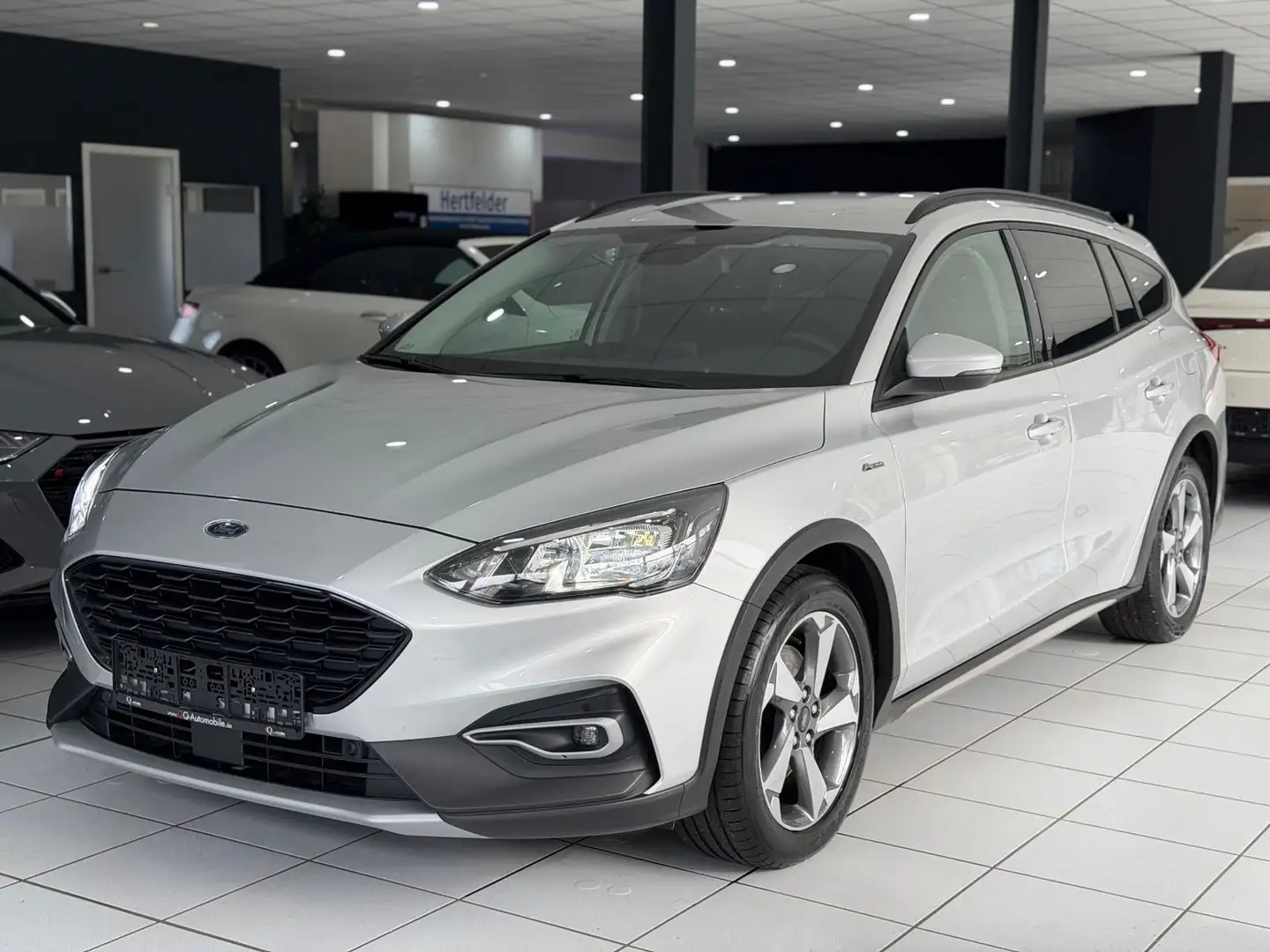 Ford Focus Turnier Active*KAMERA*WINTER*LED*CARPLAY* Argent - 1