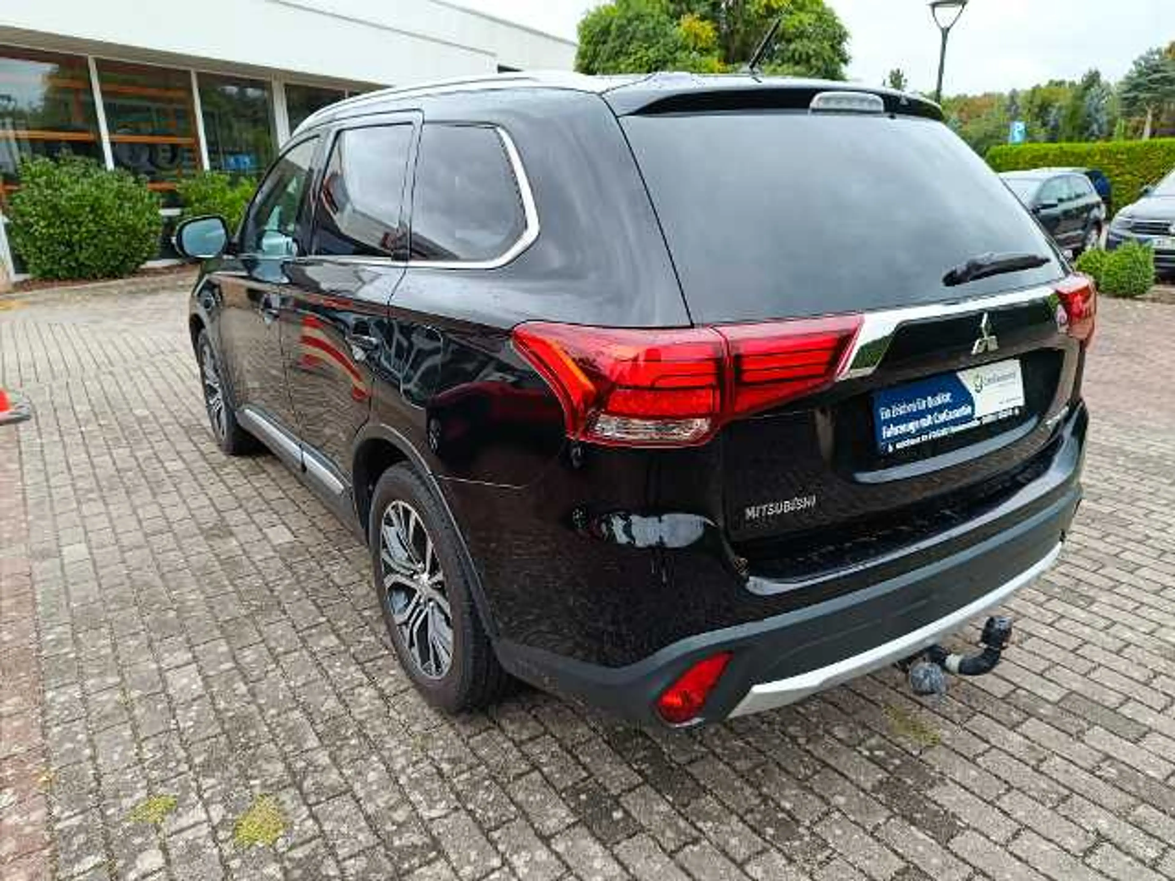 Mitsubishi Outlander SUV-Star+ 2.2 DI-D 4WD AT — photo 2