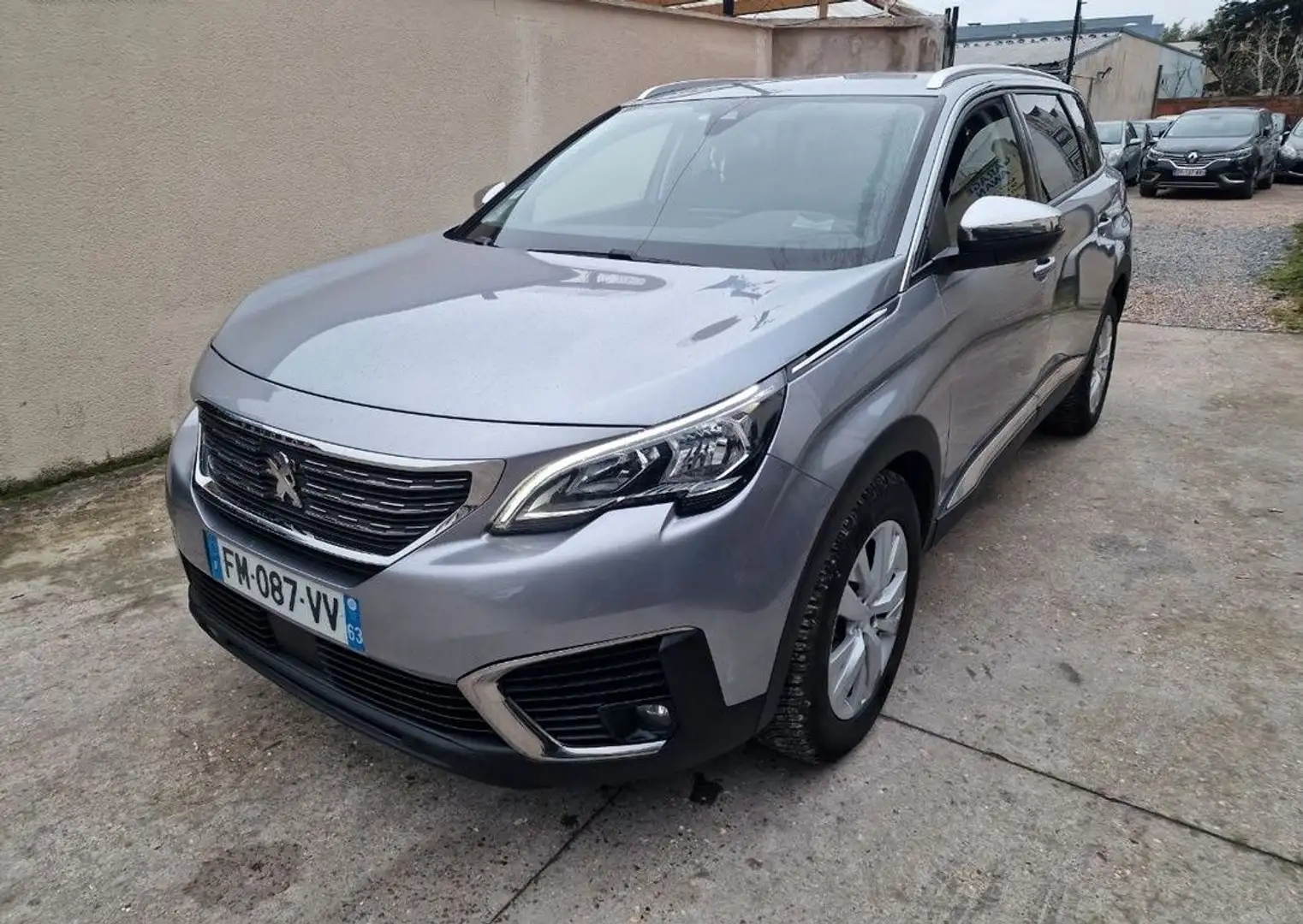 Peugeot 5008 essence 130ch 86000km garantie 12-mois Gris - 1