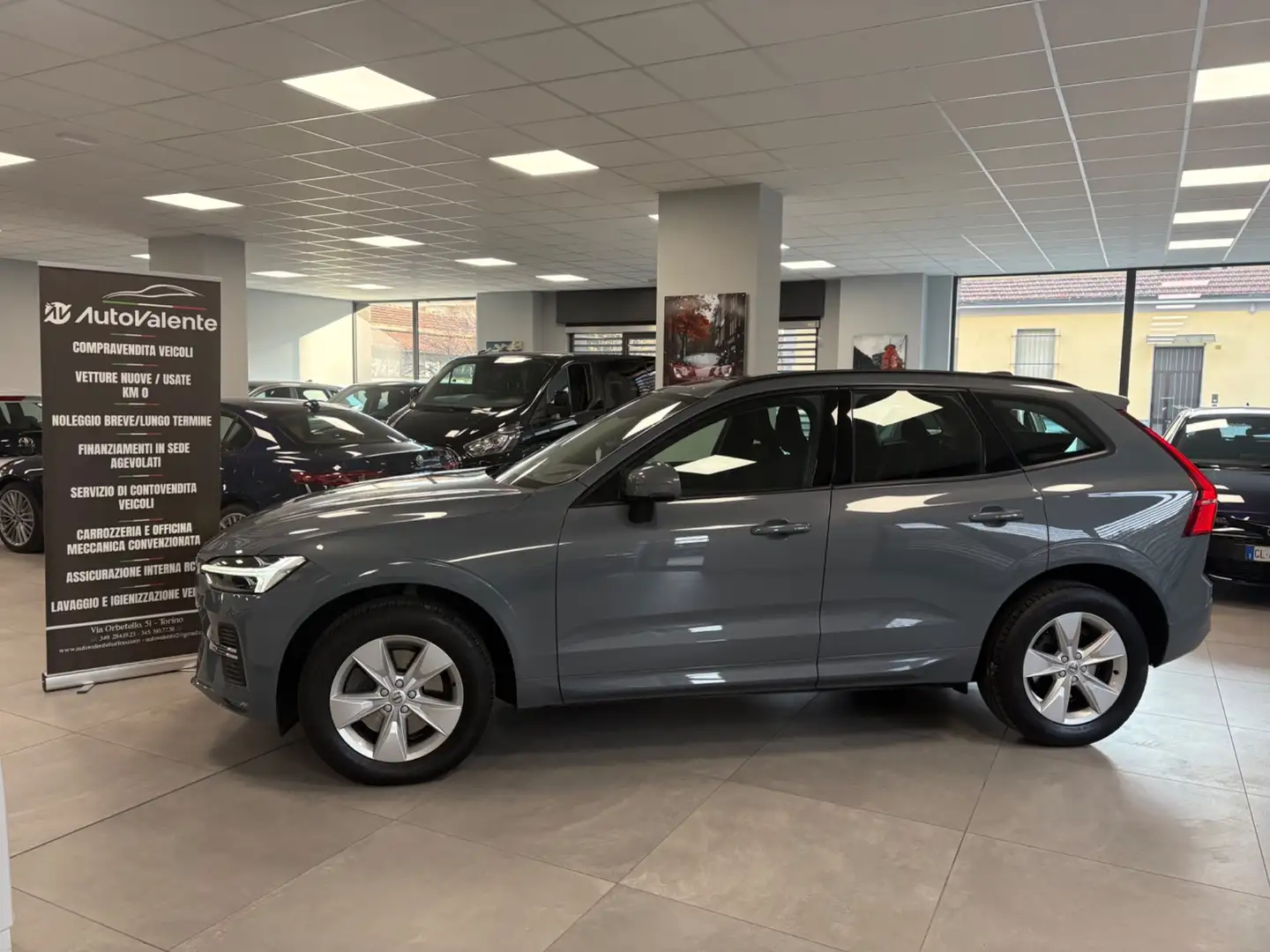 Volvo XC60 XC60 B4 (d) AWD Geartronic Momentum Gris - 2