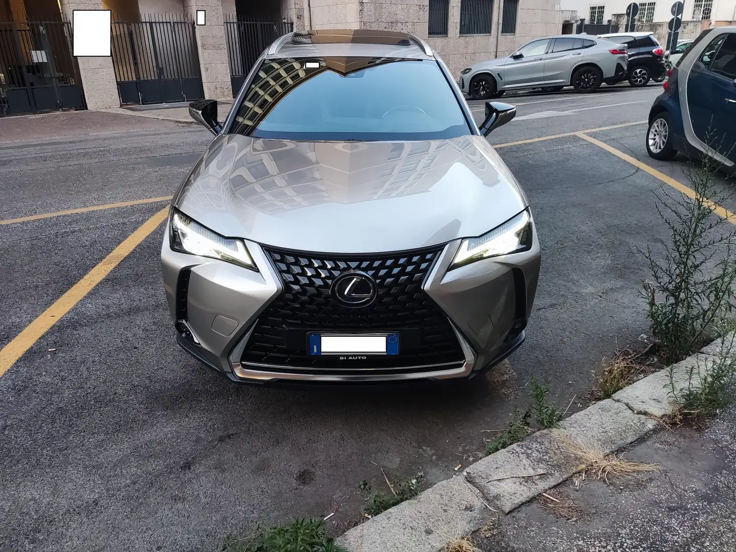 Lexus UX 200 UX 250h 2.0 Premium 2wd cvt Oro - 1