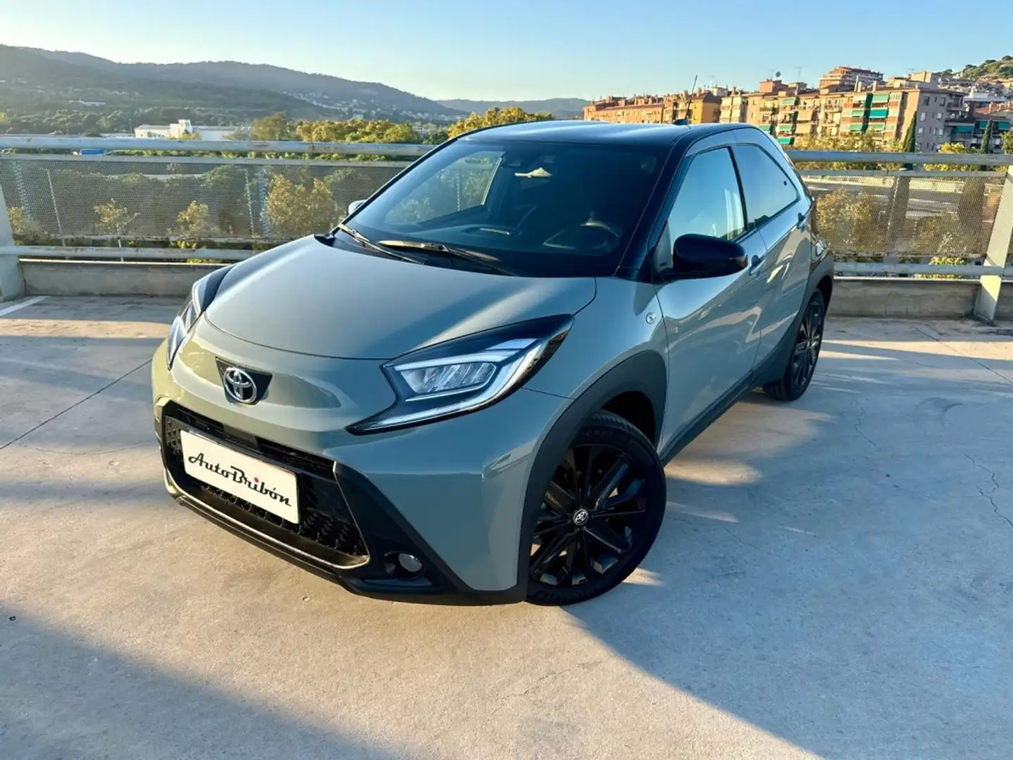 Toyota Aygo X Like Grau - 2