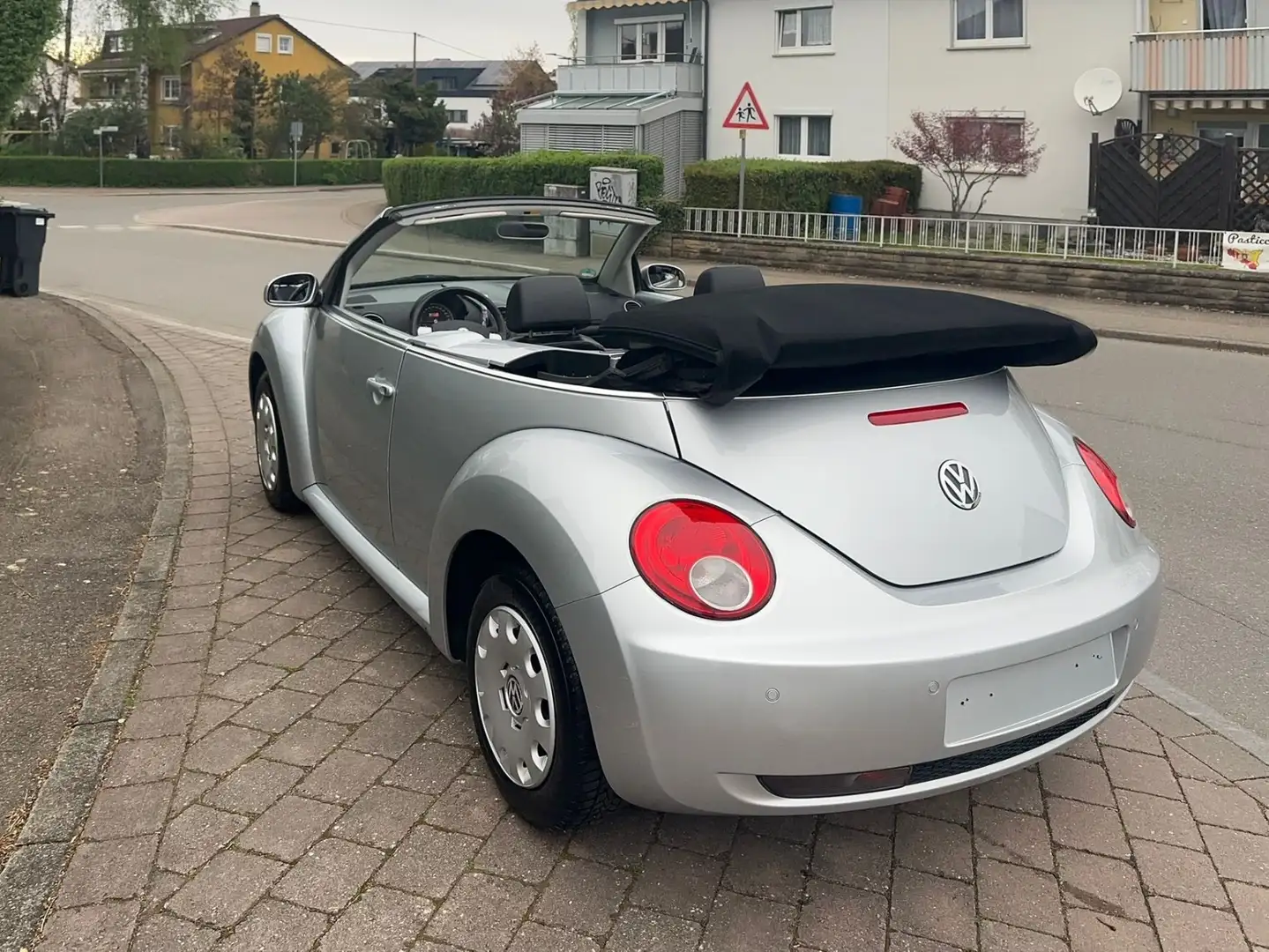 Volkswagen New Beetle 1.6 Срібний - 2