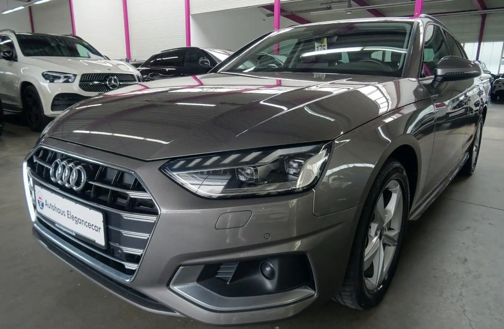 Audi A4 40 2.0 TDI TDI Advan.*AHK*CAM*IQ MATRIX*LEDER Grau - 1