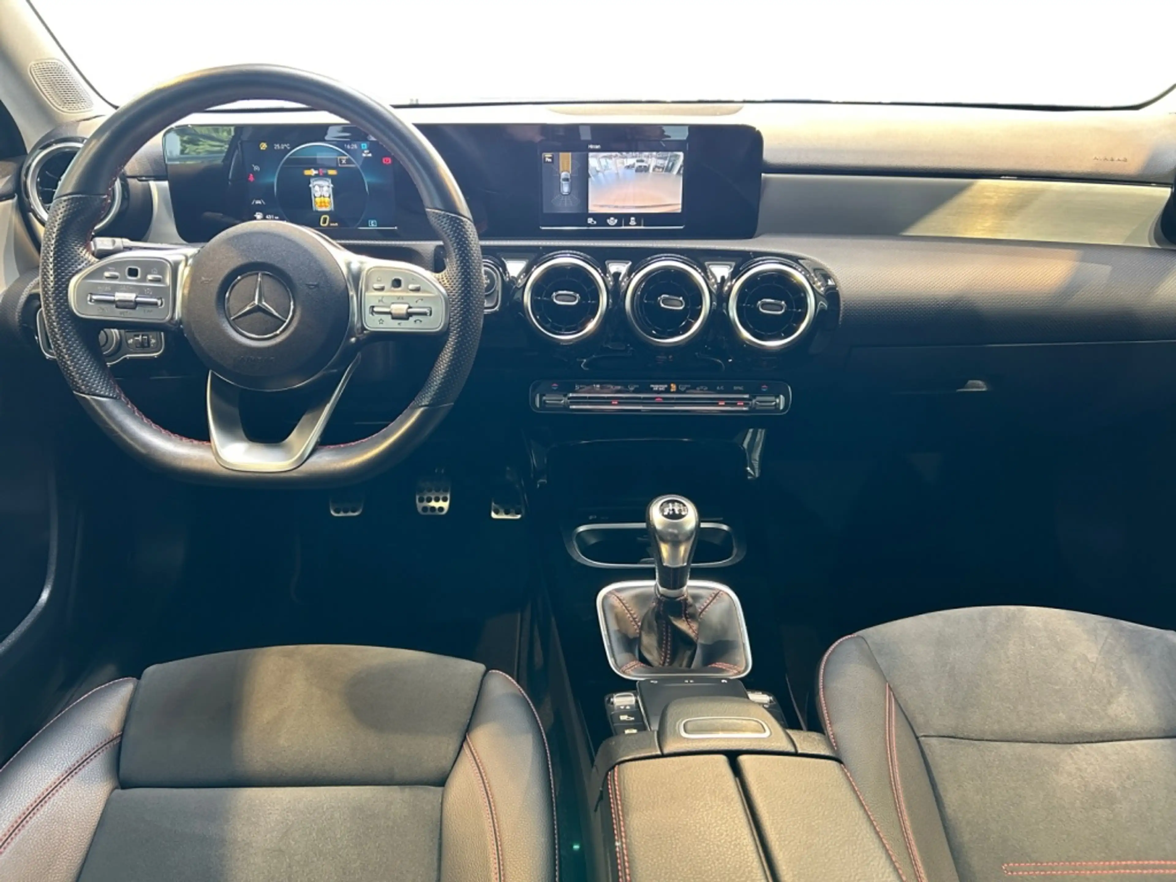 Mercedes-Benz A 180 AMG AMG+MBUX+Cam+Navi+Keyl+PTS+SHZ — photo 12